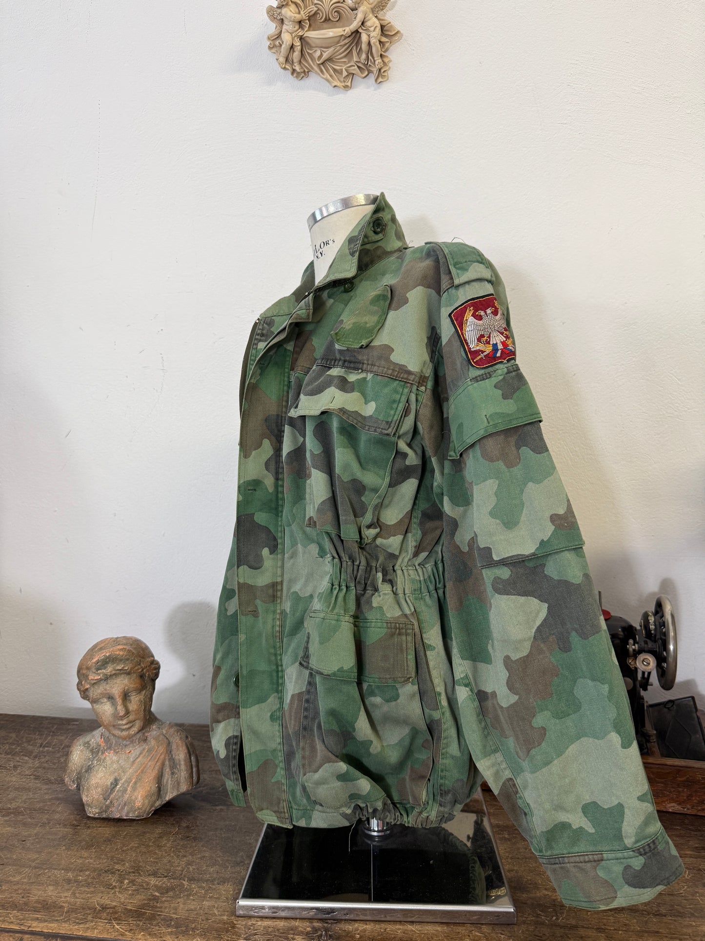 Vintage 90’s Serbian Army Jacket “L/XL”