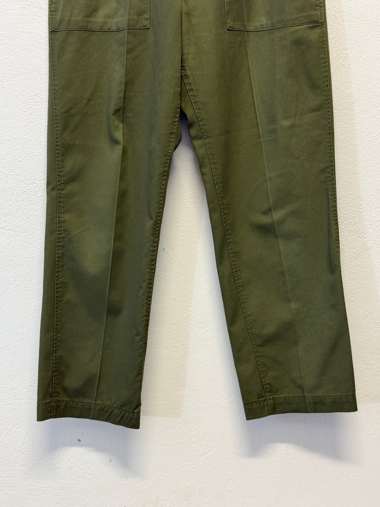 Vintage British Fatigue Army Pants “W32”