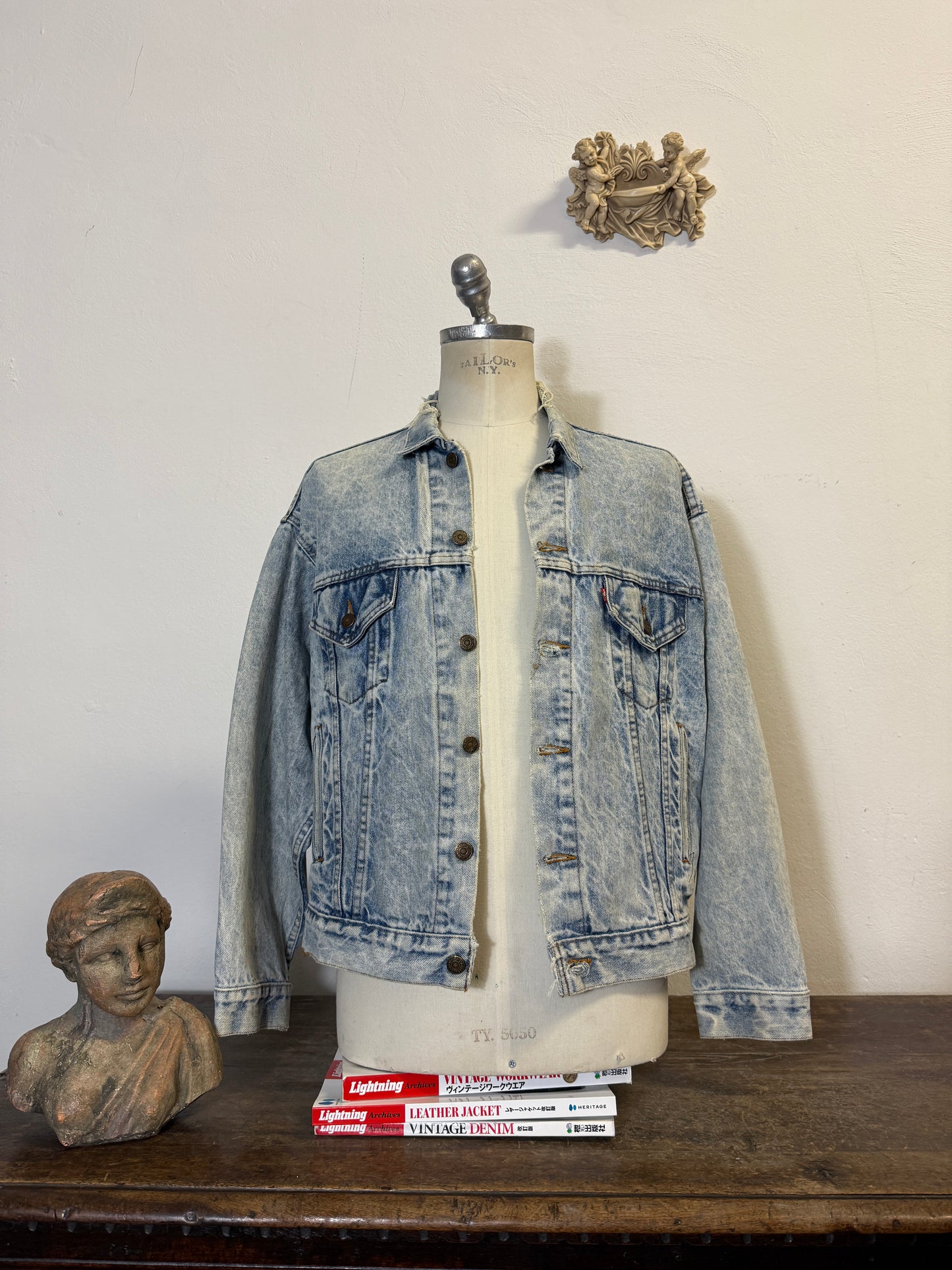 Vintage Levi’s Jacket Made in Usa “M/L”