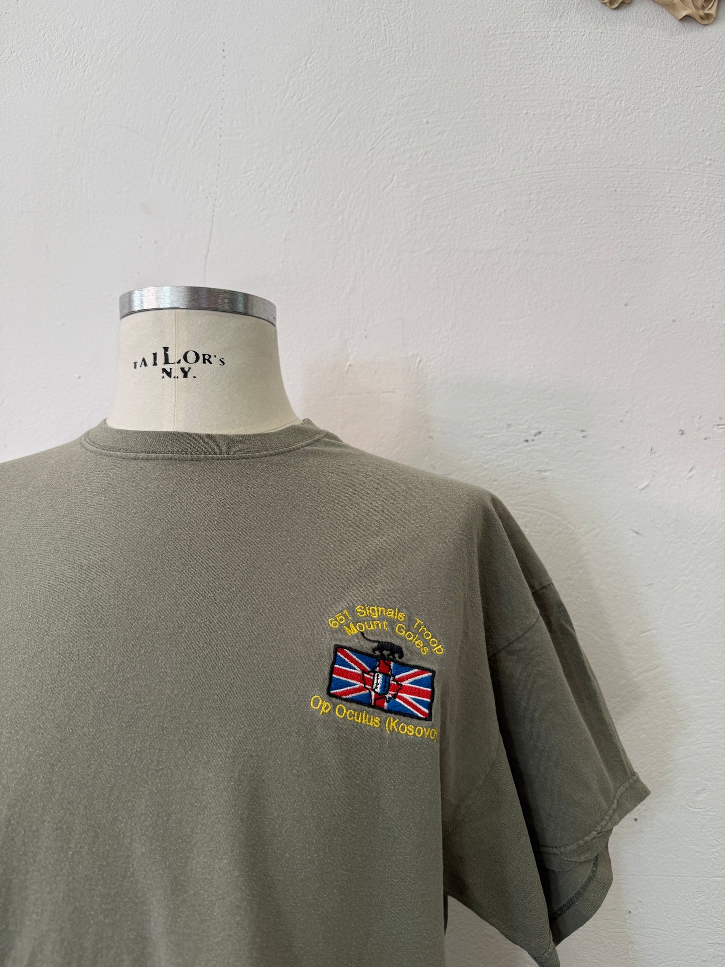 Vintage British Army Tee “XL”