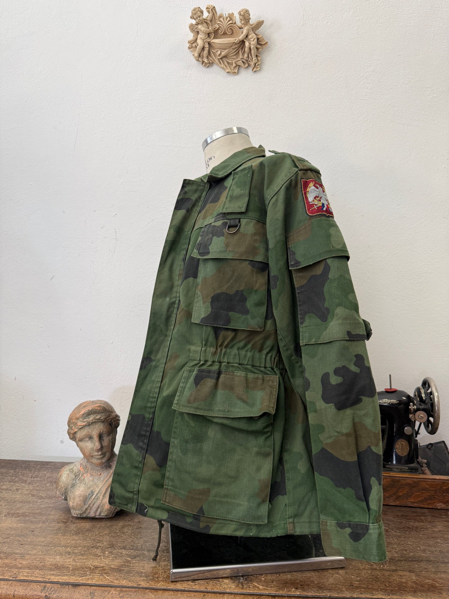 Vintage 90’s Serbian Army Jacket “L/XL”