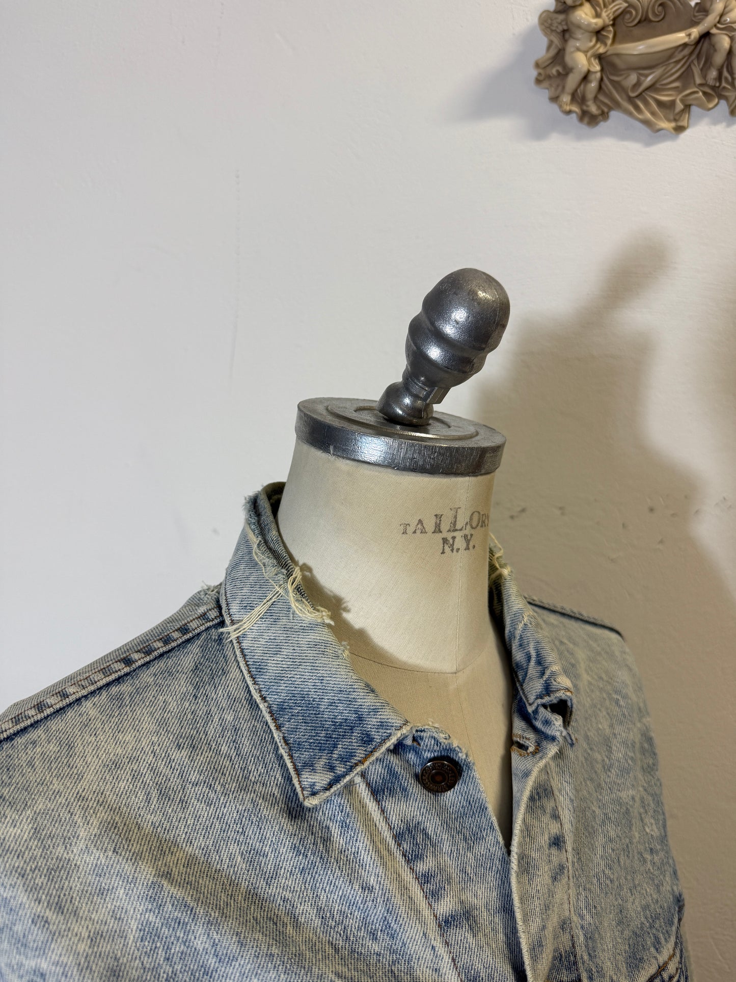 Vintage Levi’s Jacket Made in Usa “M/L”