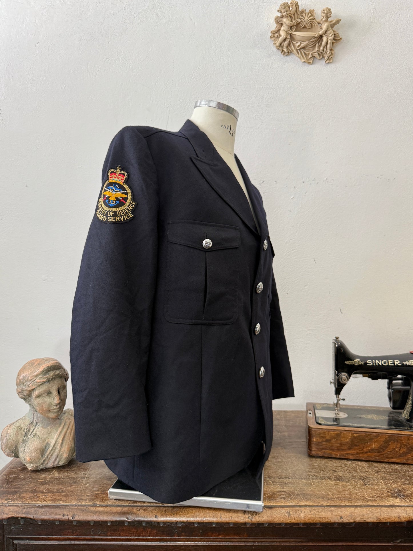 Vintage Ministry of Defence Guard Service Uniform Jacket – 1990s UK “L/XL”
