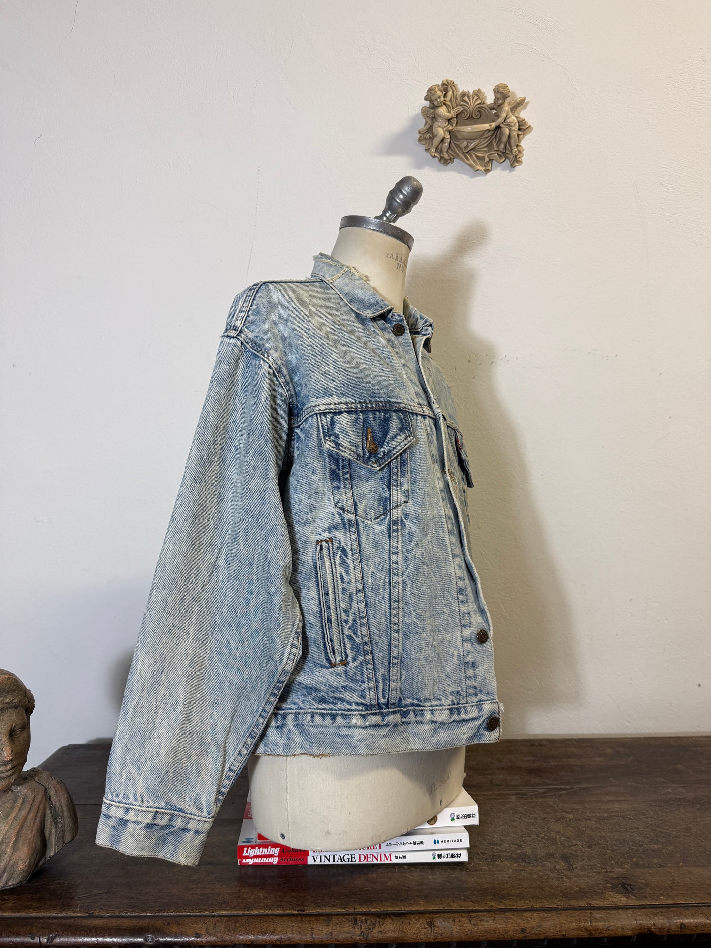 Vintage Levi’s Jacket Made in Usa “M/L”