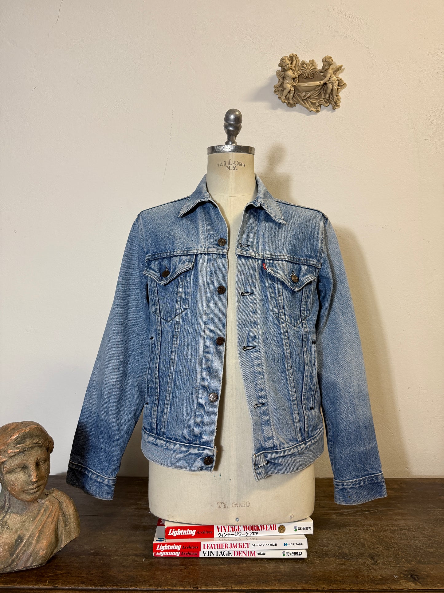Vintage Levi’s Jacket Made in Usa “M”