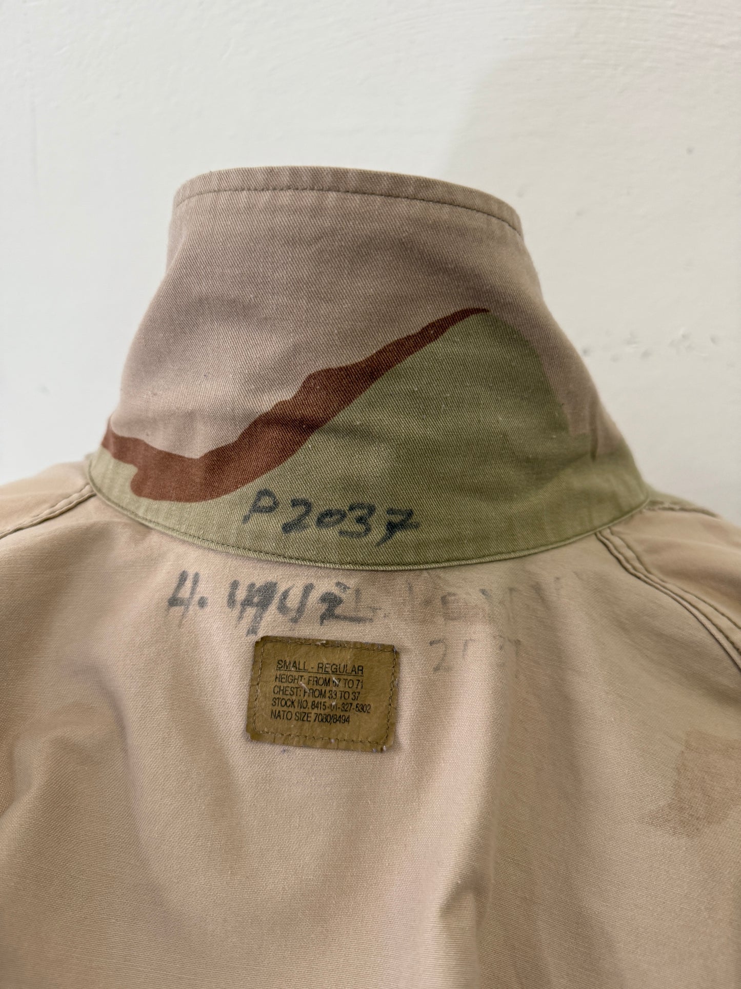 Vintage Us Army Desert Camo Jacket “M”