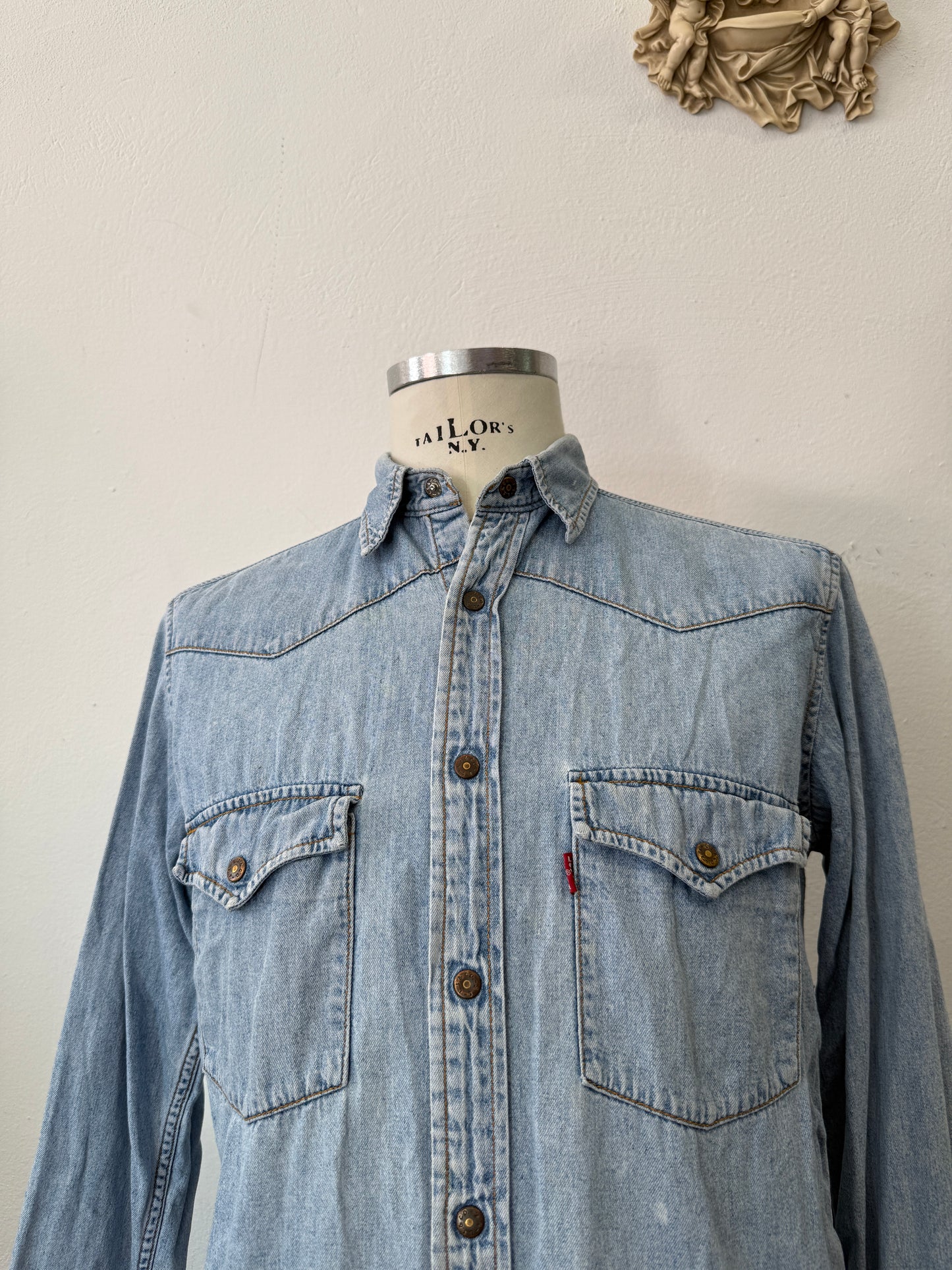 Vintage Levi’s Denim Shirt “S”