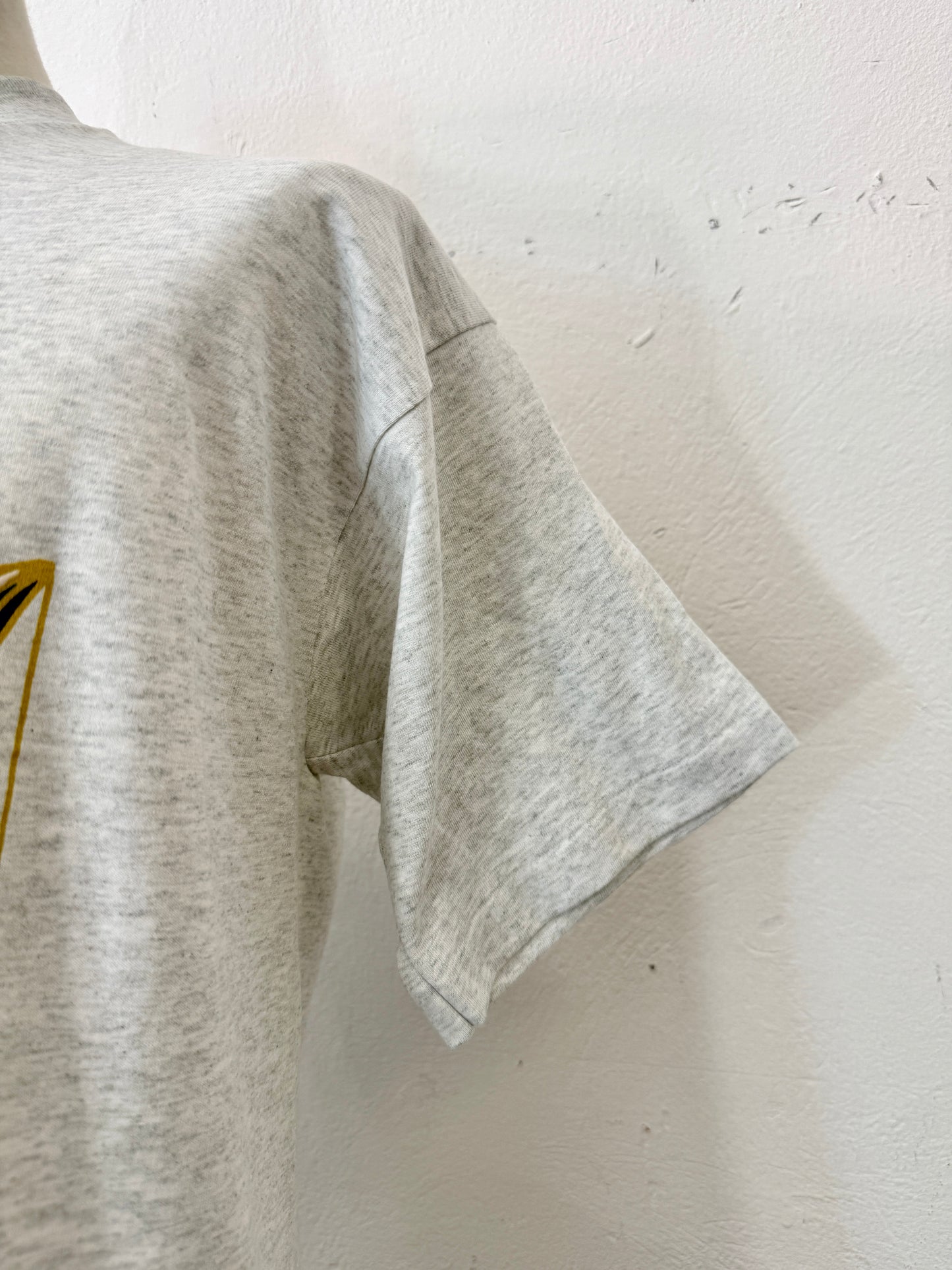 Vintage Fruit Of The Loom Tee Single Stich Made in Usa “L”