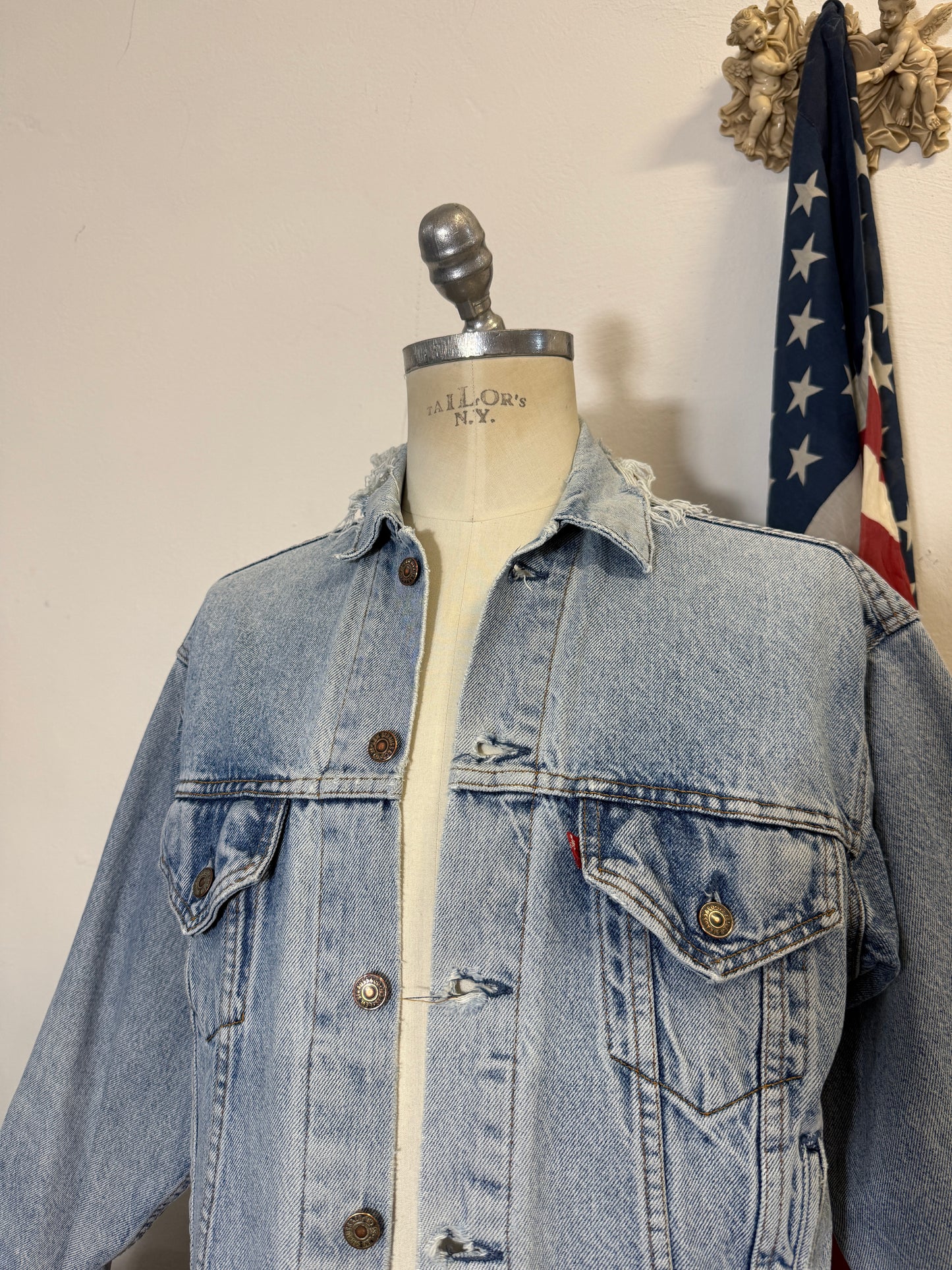 Vintage Levi’s Jacket Made in Usa “S”