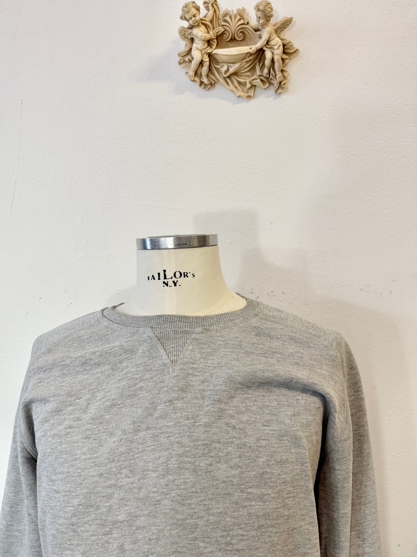 Grey Raglan Sleeve Sweatshirt “L”