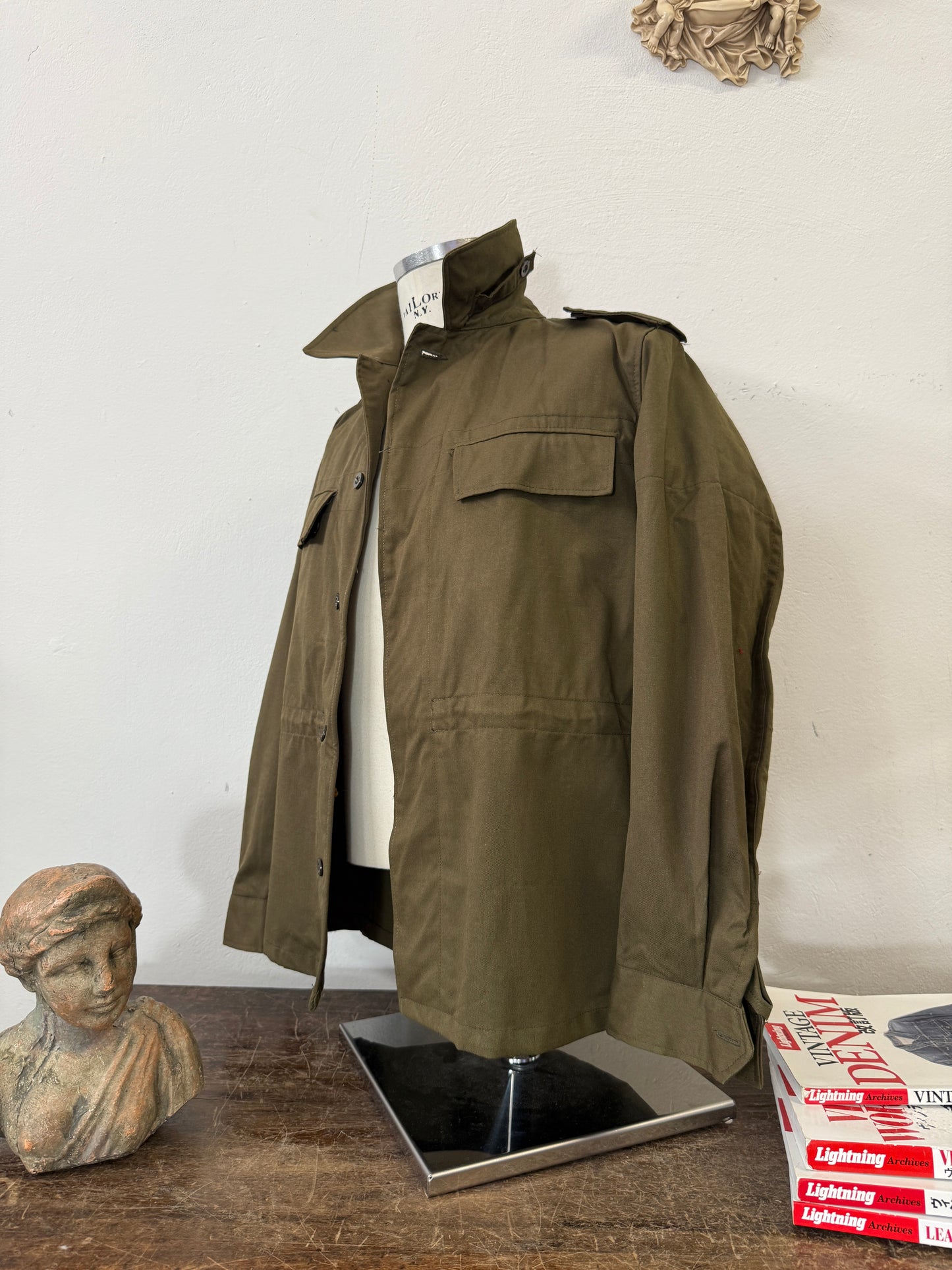 Vintage 90’s Czech Army Jacket “M”