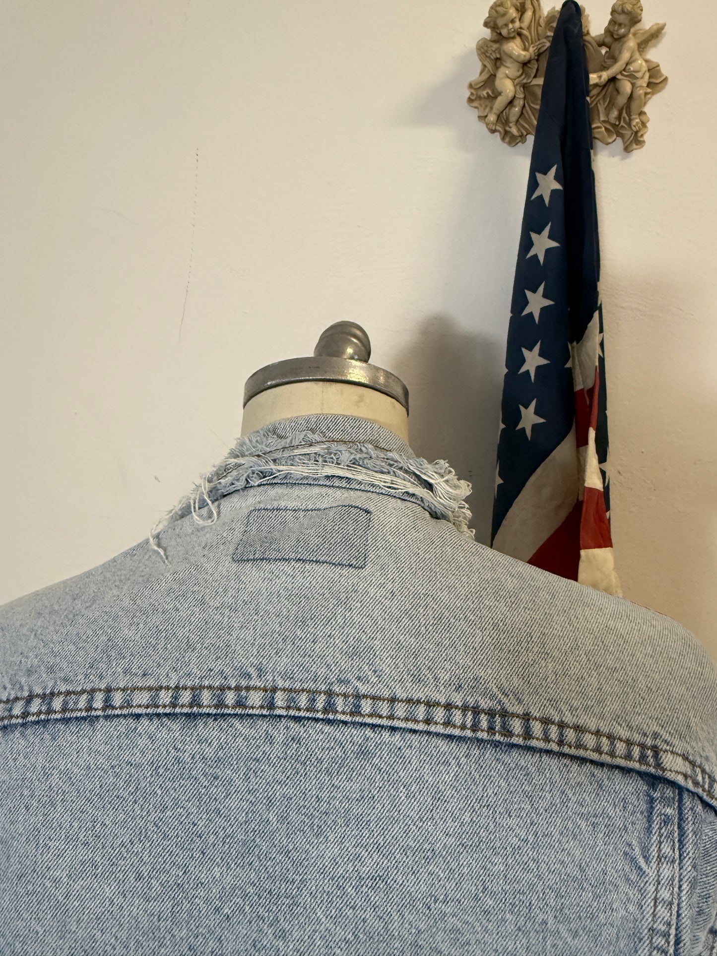 Vintage Levi’s Jacket Made in Usa “S”
