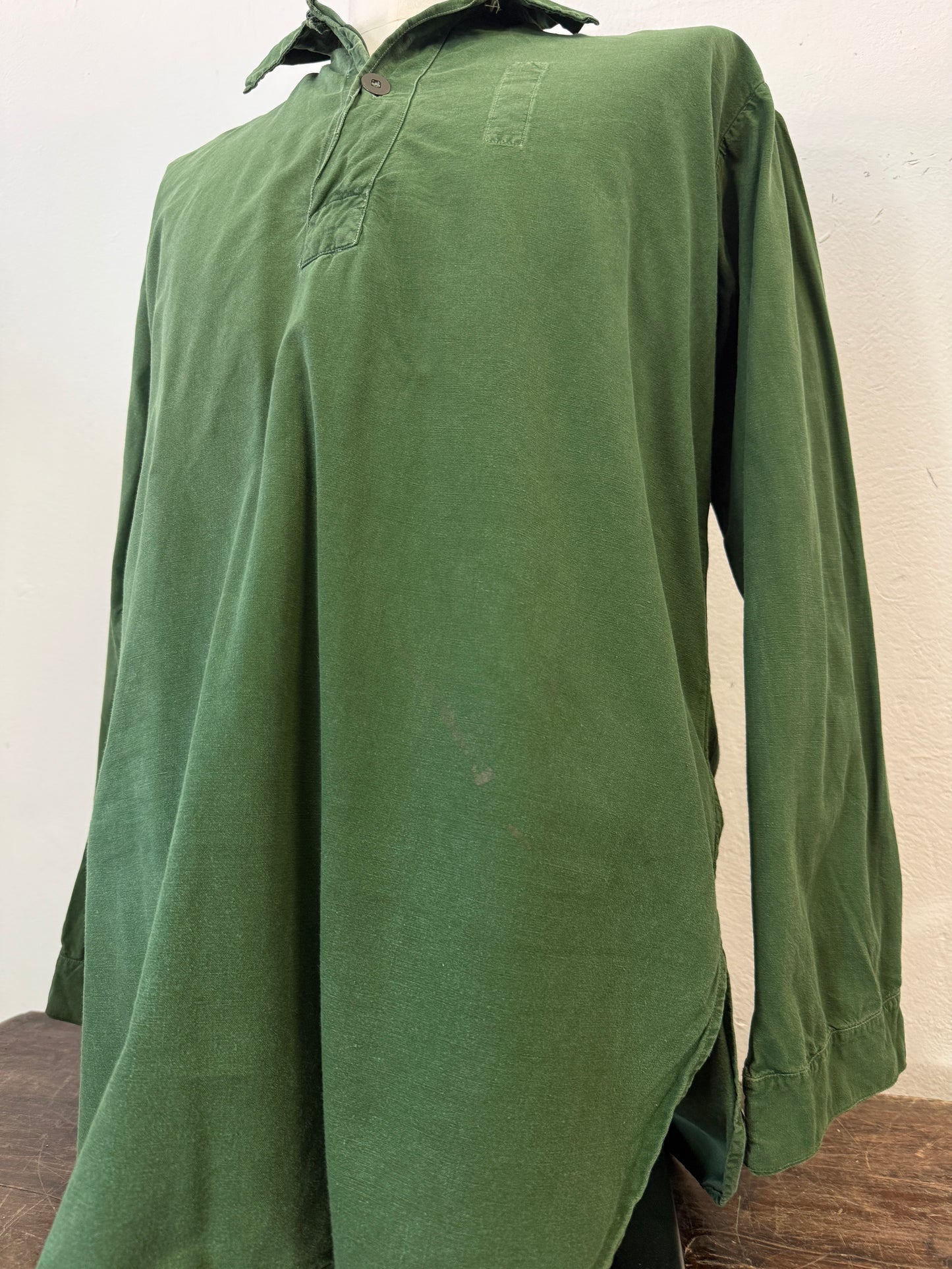 Vintage 80’s Swedish Army Shirt “L”