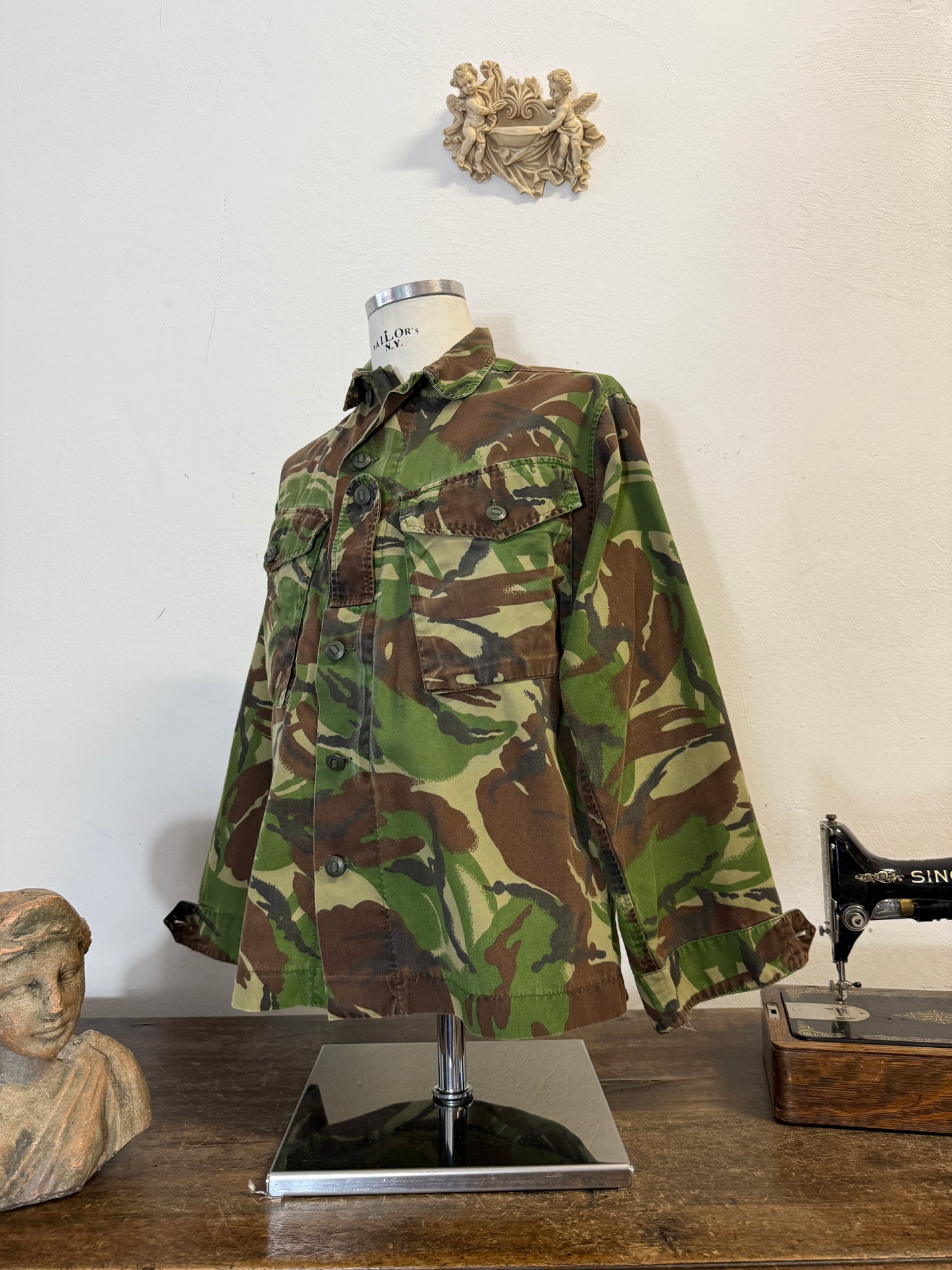 Vintage 90’s British Army Camo Jackets “M”