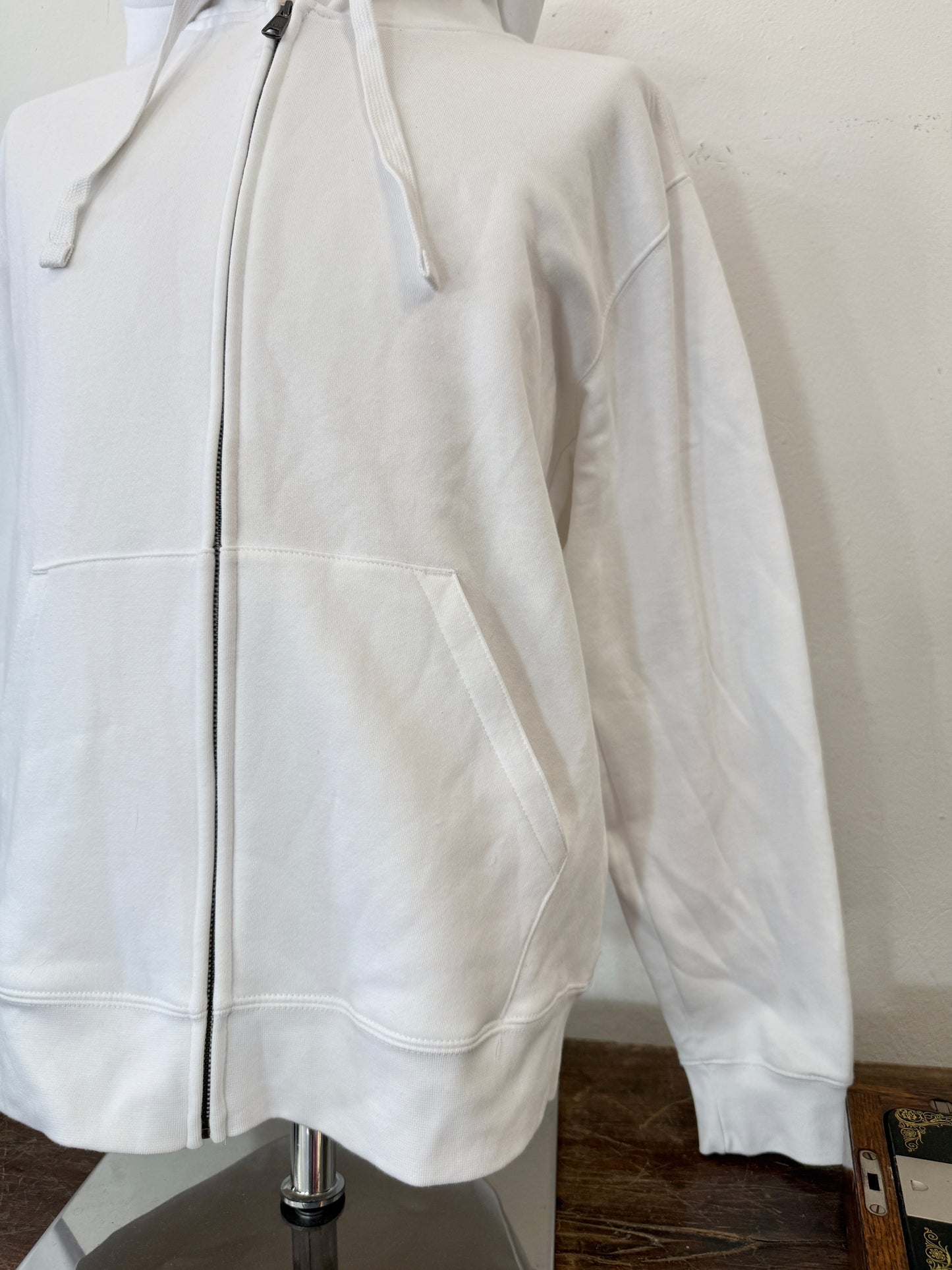 Russell White Full-Zip Hoodie “L”