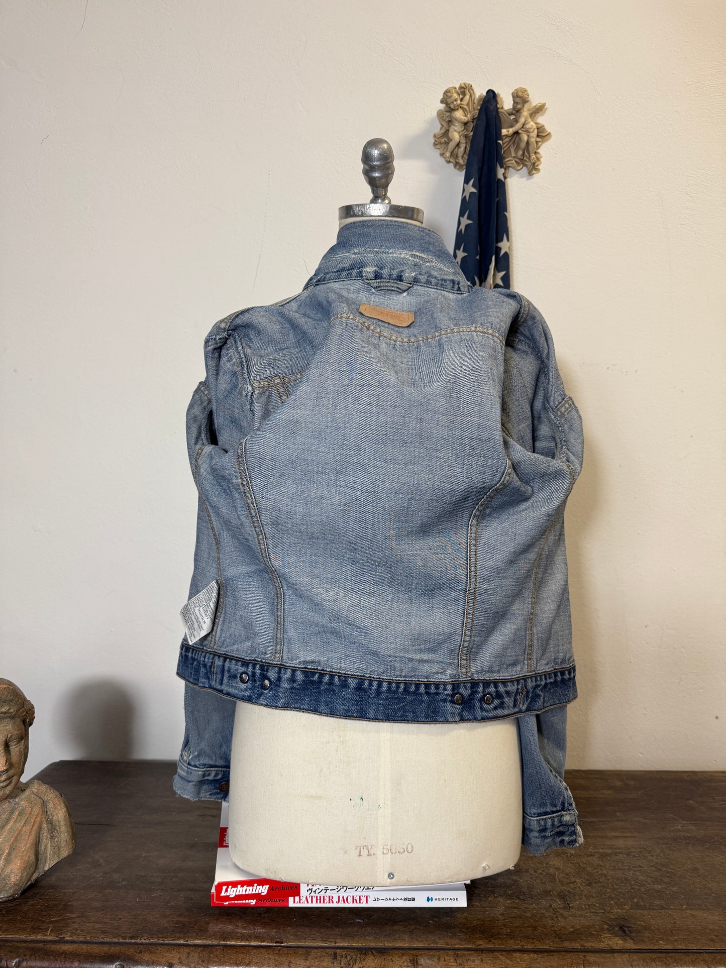 Vintage Levi’s Jacket “S/M”