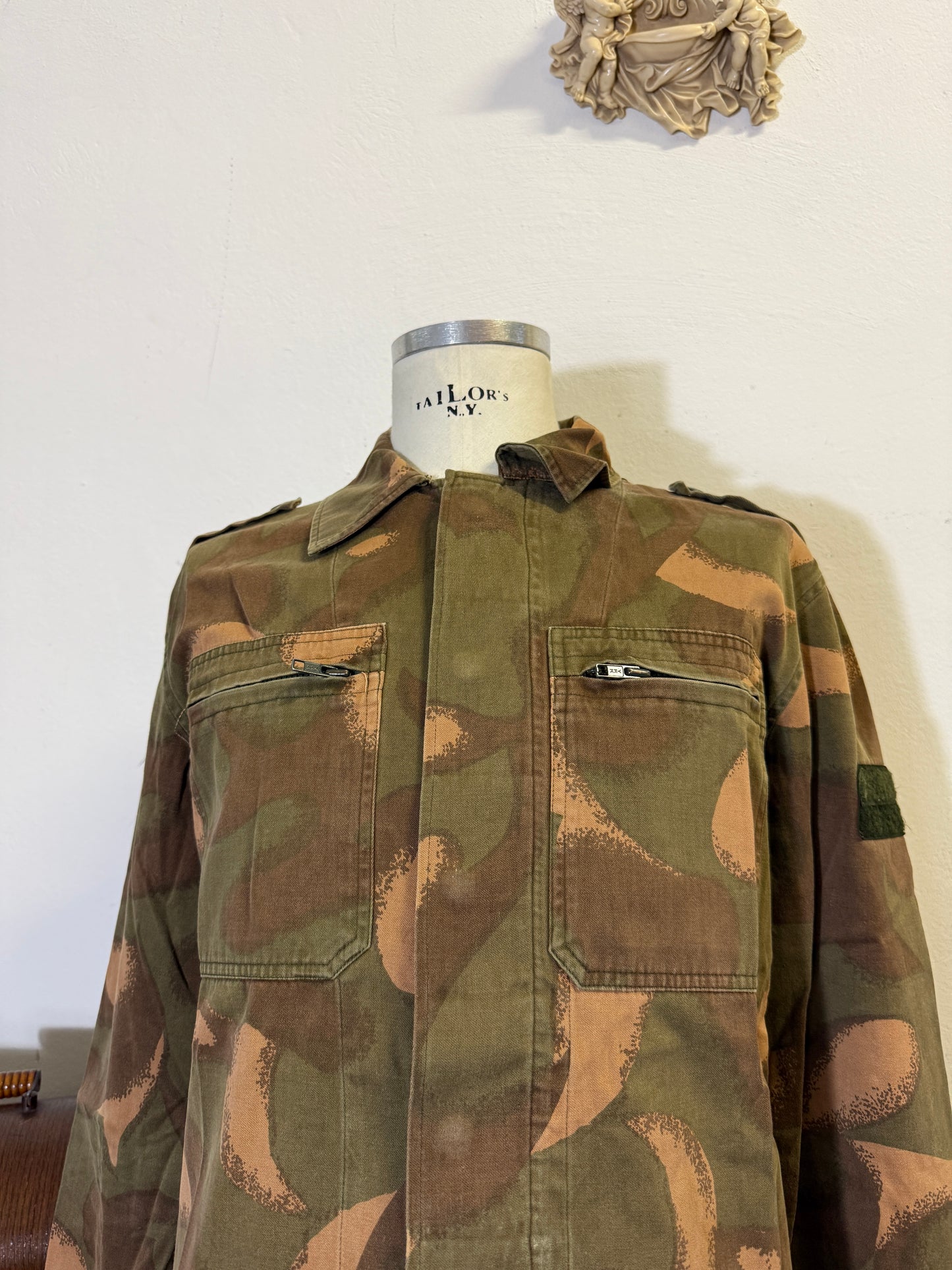 Vintage 90’s Hungarian Army Overshirt “L/XL”