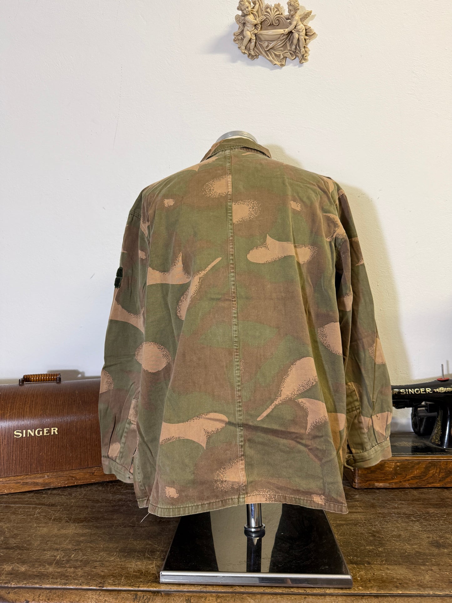 Vintage 90’s Hungarian Army Overshirt “M/L”