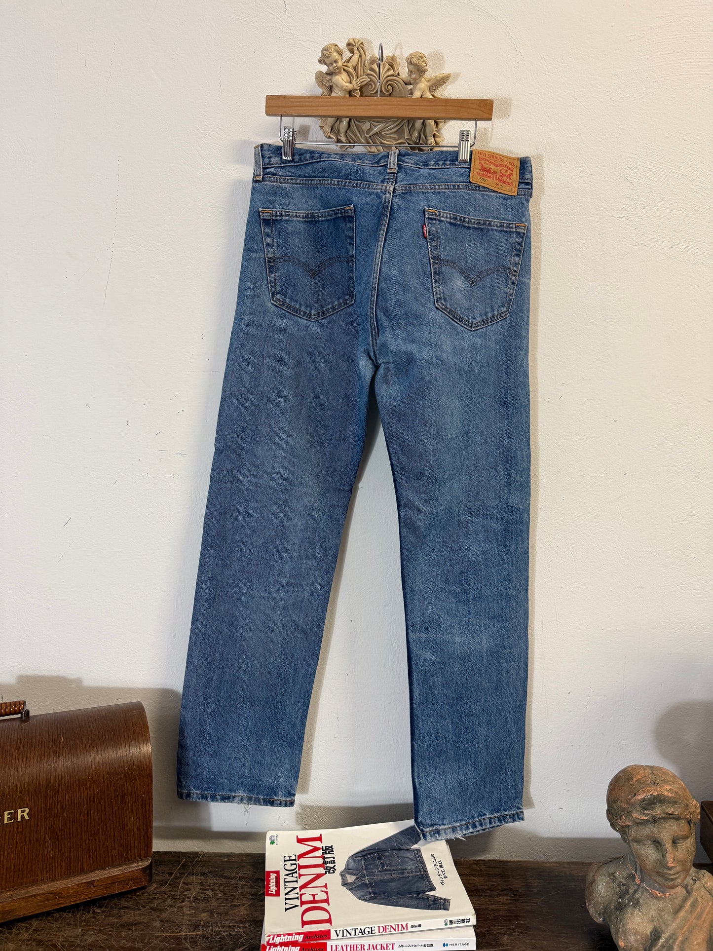 Vintage Levi’s 505 “W35 L34”