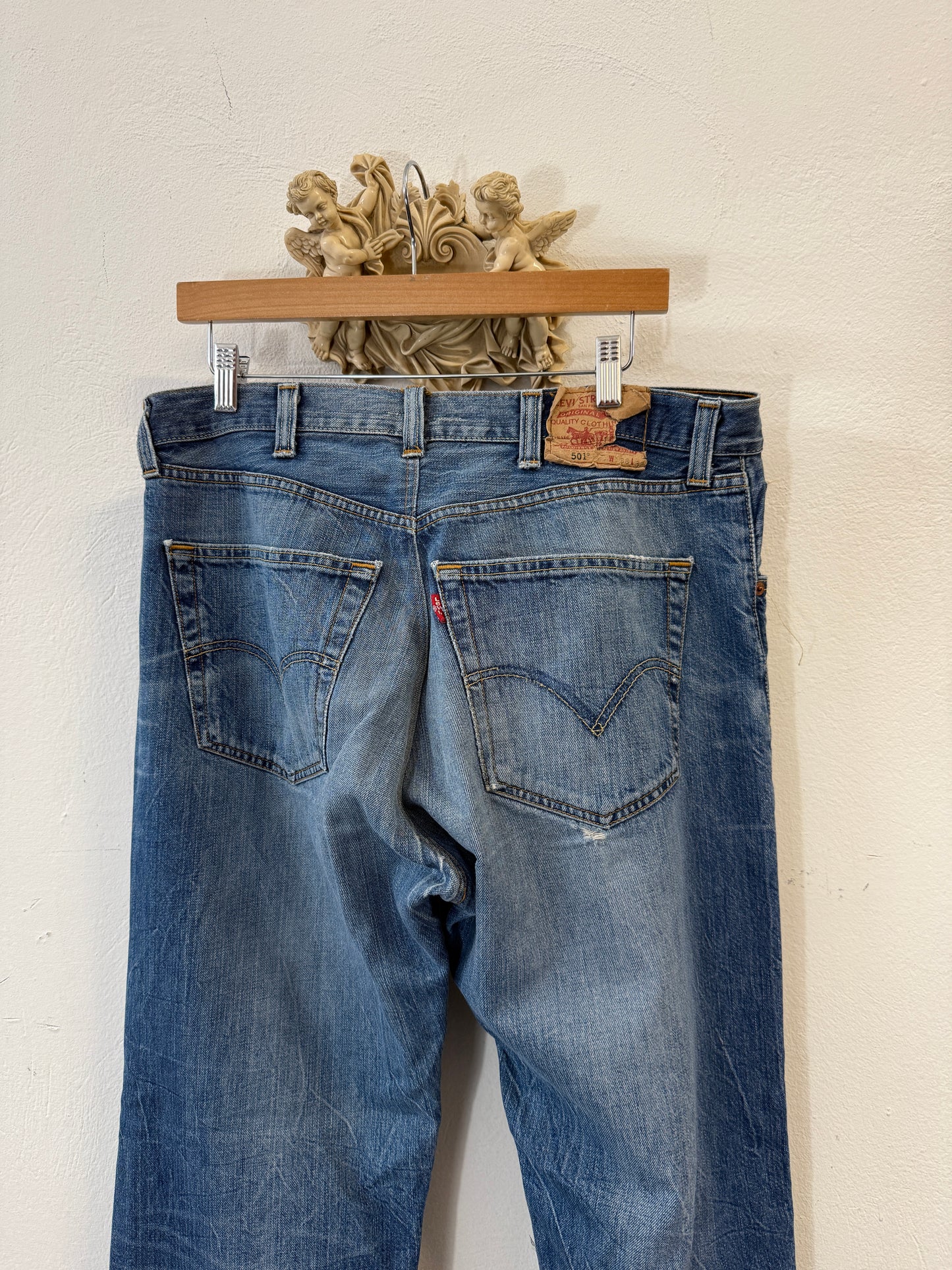Vintage Levi’s 501 “W35 L32”