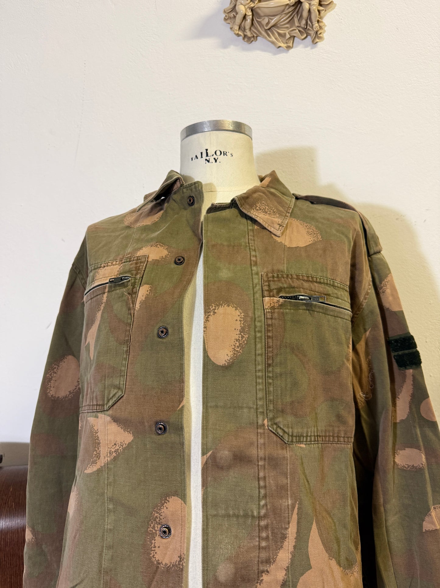 Vintage 90’s Hungarian Army Overshirt “M/L”