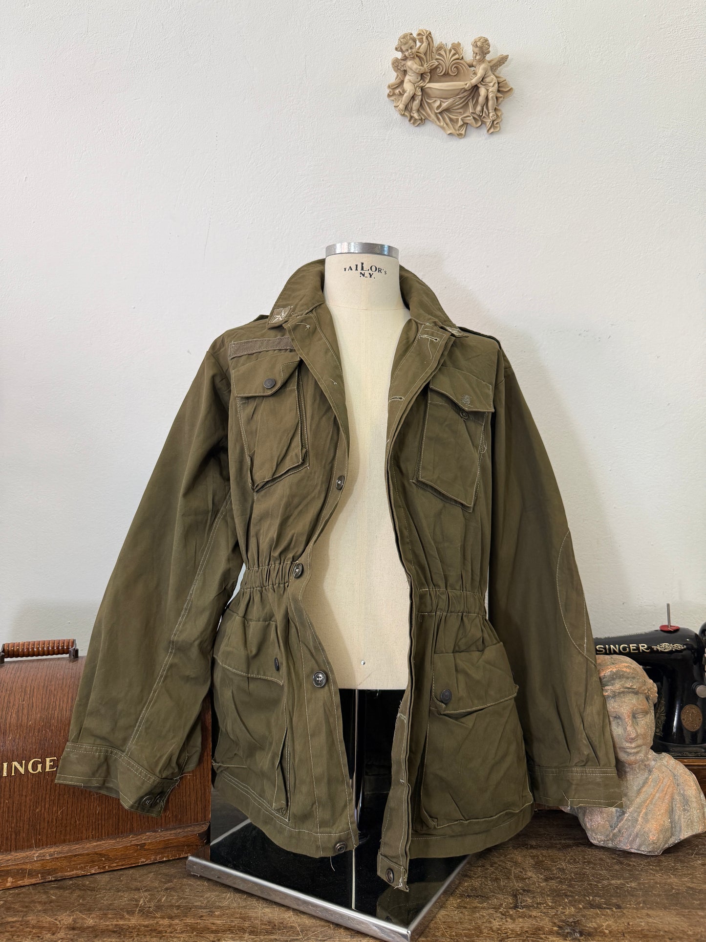 Vintage 80’s Italian Army Jacket “L”
