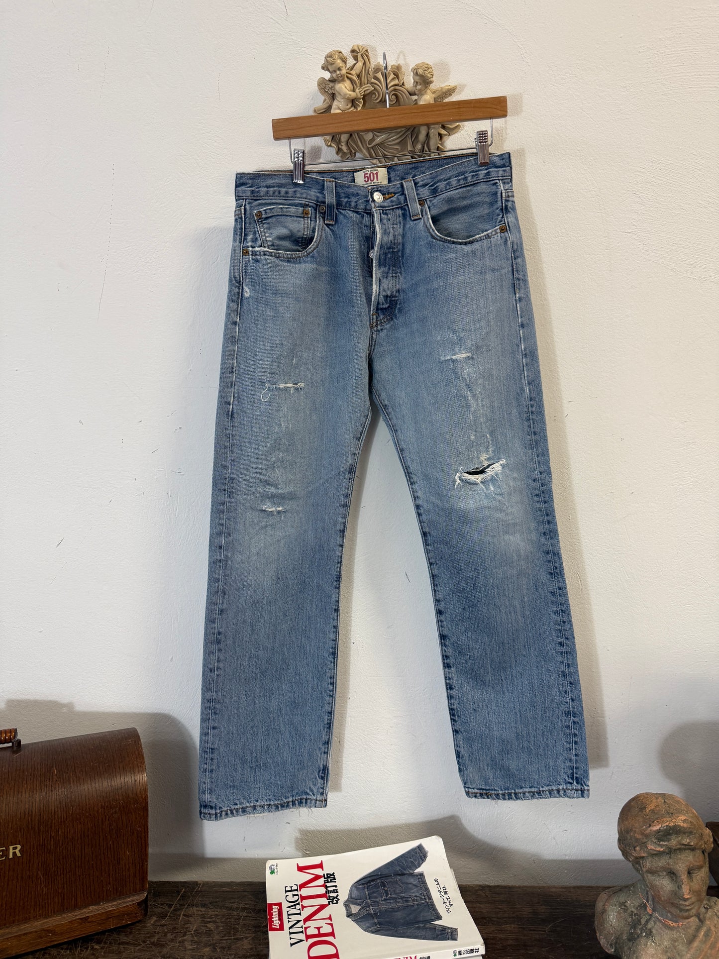 Vintage Levi’s 501 “W33 L30”