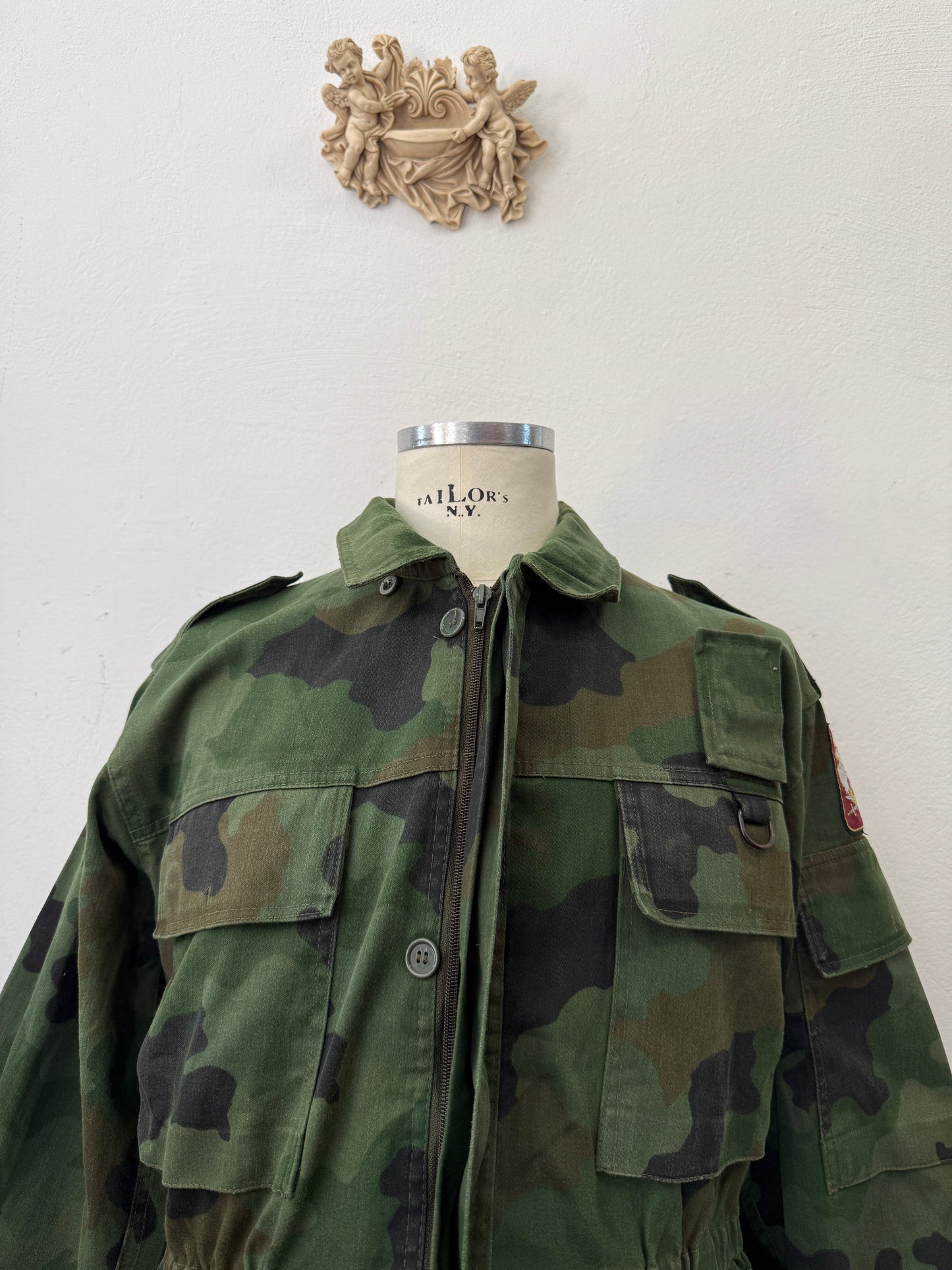 Vintage 90’s Serbian Army Jacket “L/XL”