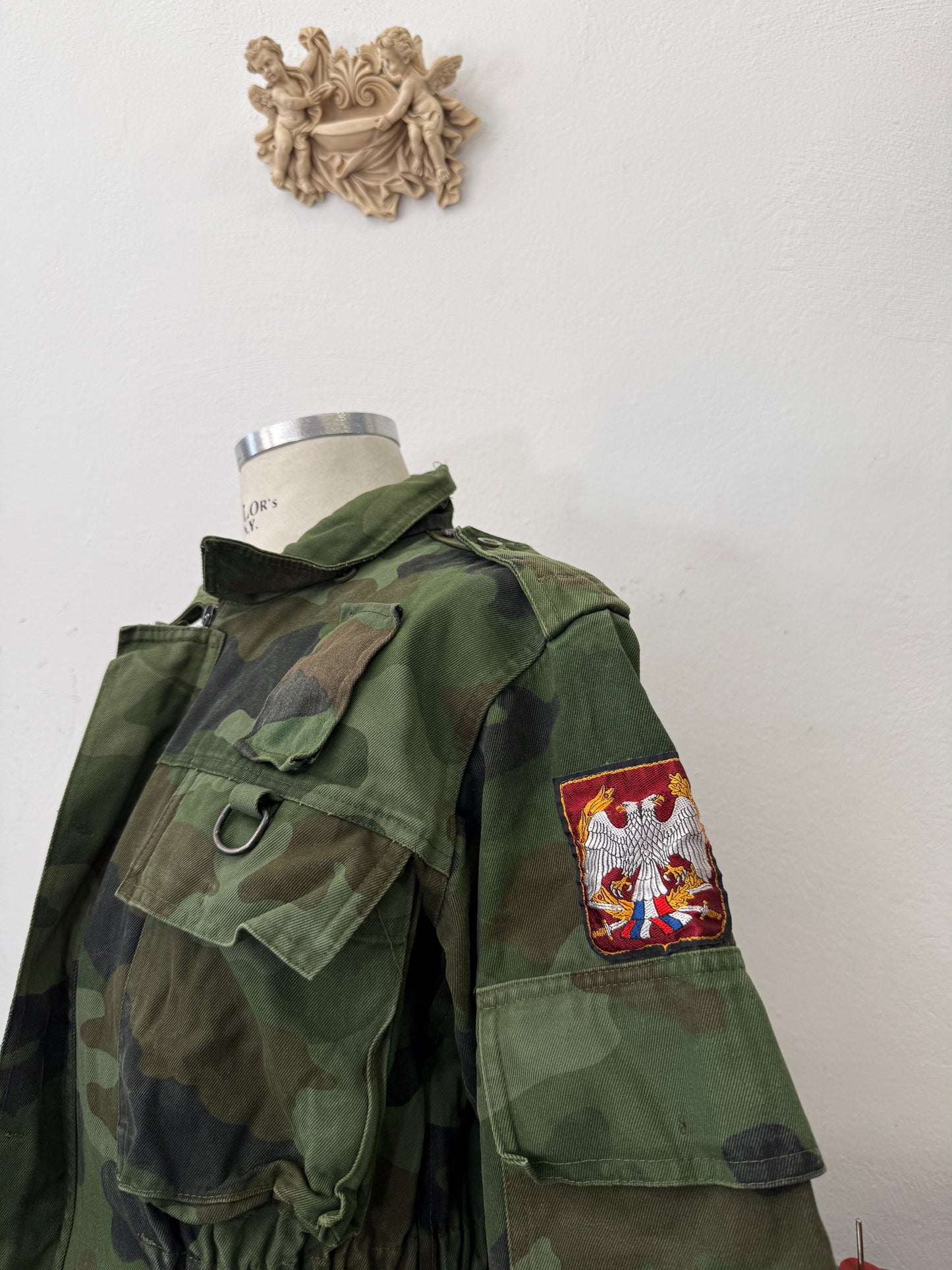 Vintage 90’s Serbian Army Jacket “M”