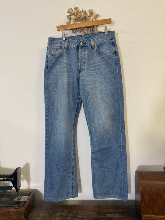 Vintage Levi’s 501 Made In USA “W35 L32”