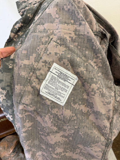 BDU Jacket Digital Camo Us Army  “L/XL”
