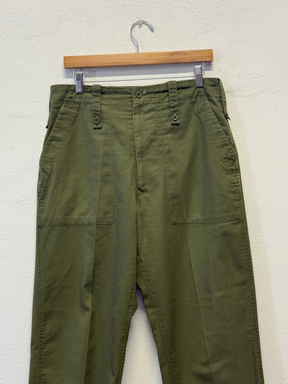 Vintage British Fatigue Army Pants “W32”