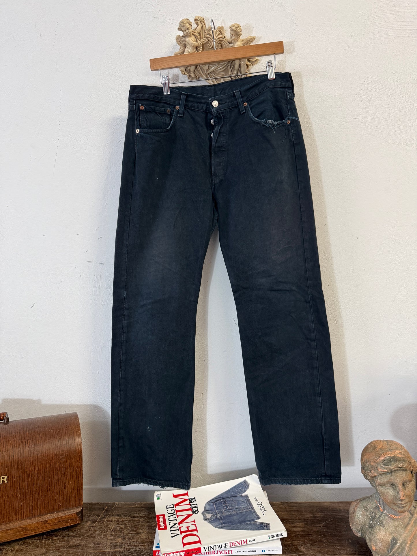 Vintage Levi’s 501 “W34 L32”