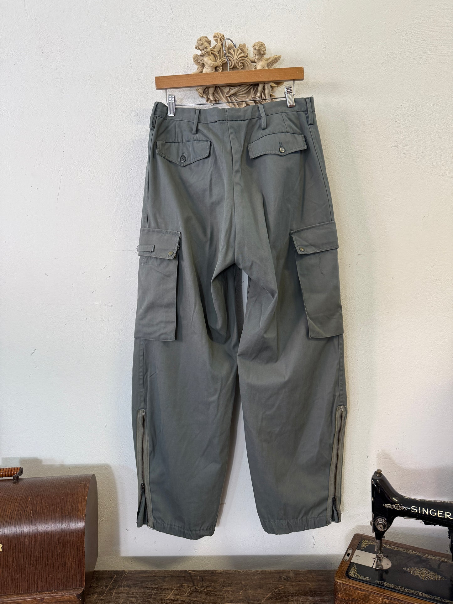 Vintage 90’s Italian Army Cargo Pants “W31”