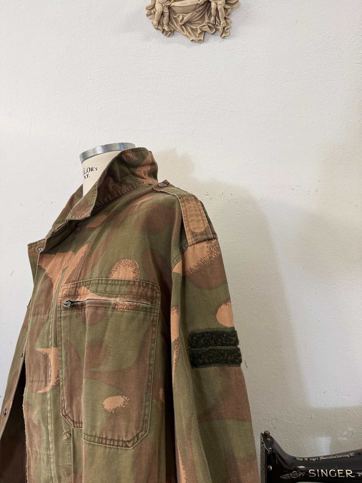 Vintage 90’s Hungarian Army Overshirt “XL/XXL”
