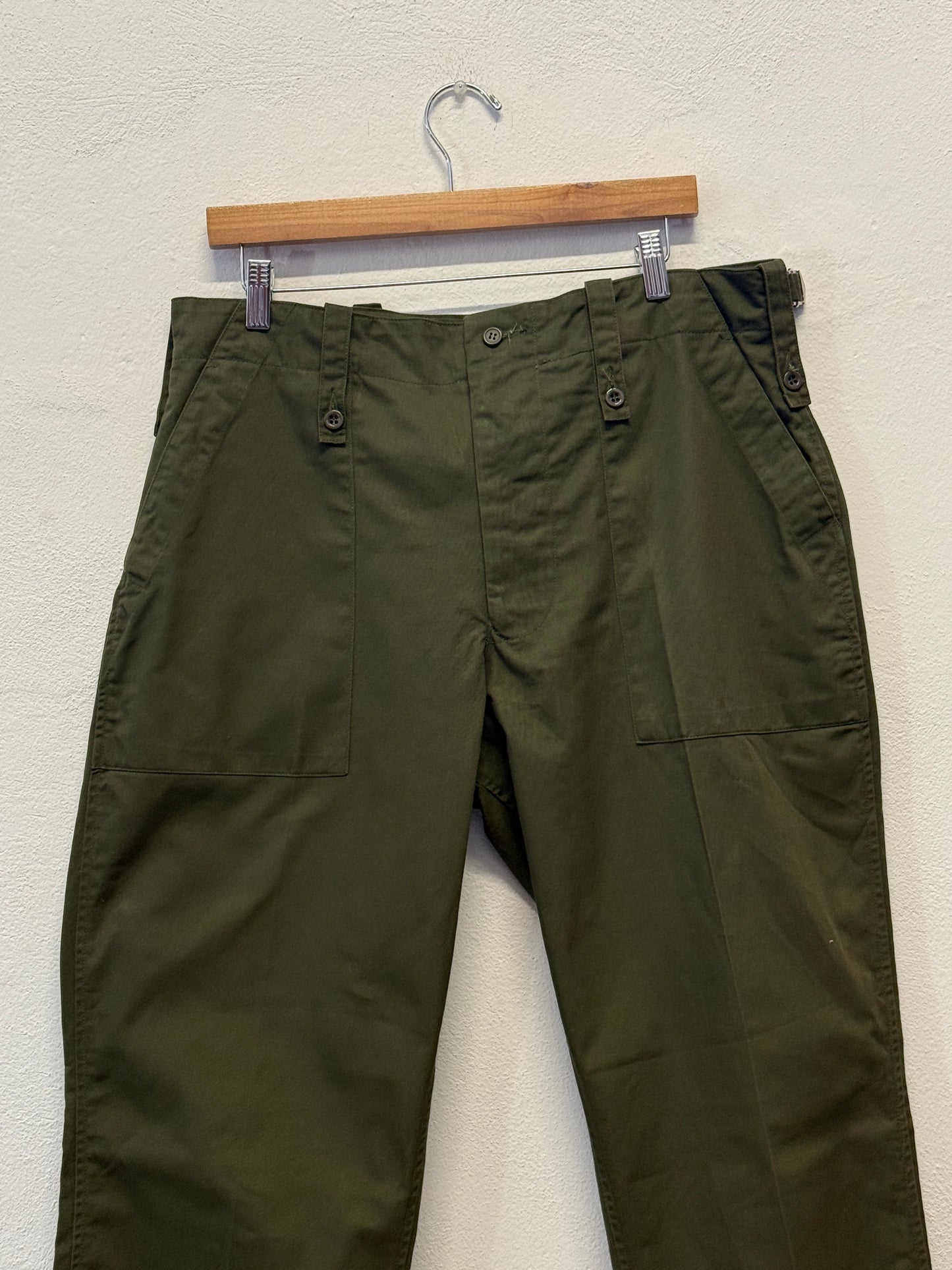 Vintage British Fatigue Army Pants “W35”