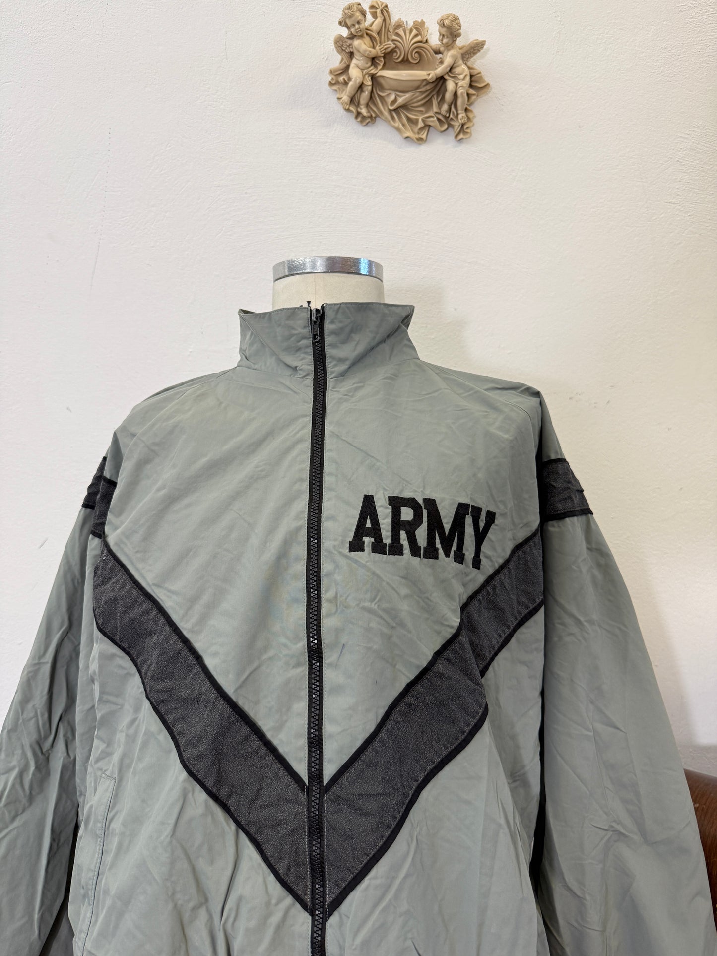 US Army IPFU Reflective Windbreaker – Training Uniform Jacket “XL/XXL”