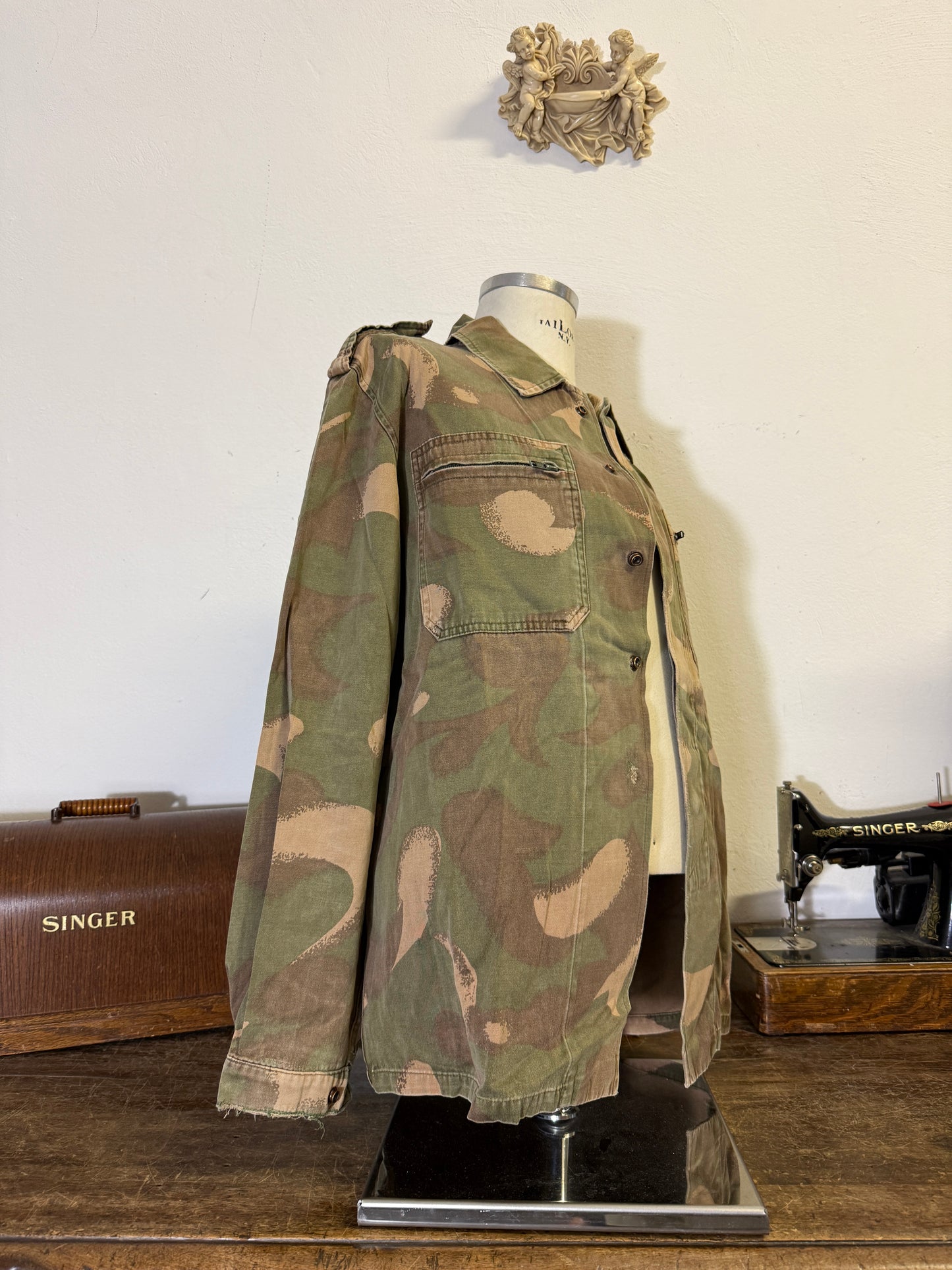 Vintage 90’s Hungarian Army Overshirt “XL”