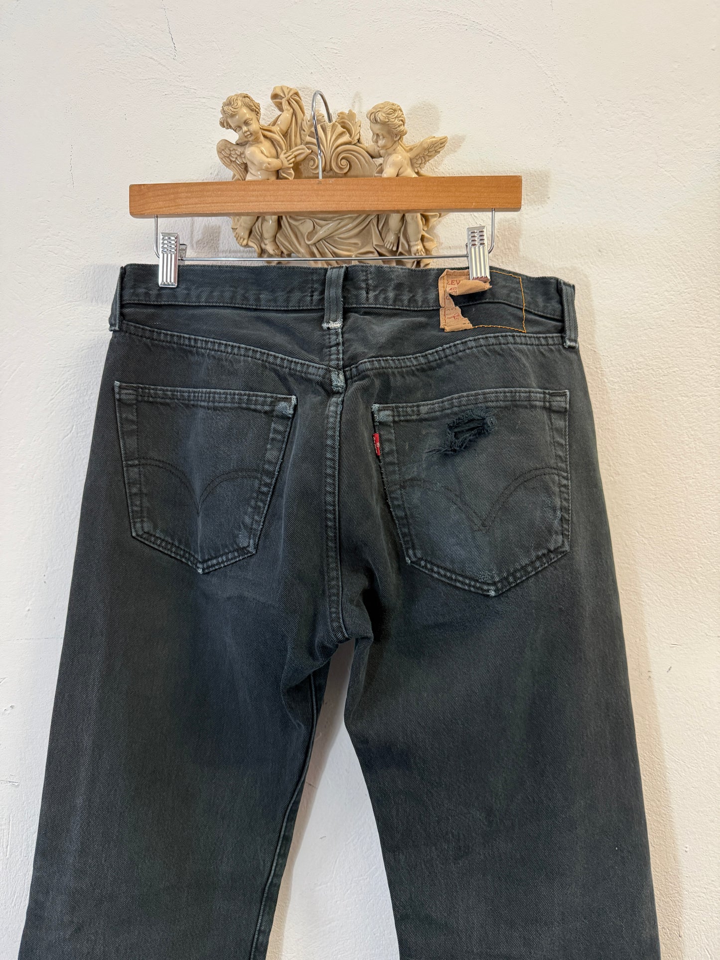Vintage Levi’s 501 “W34 L32”
