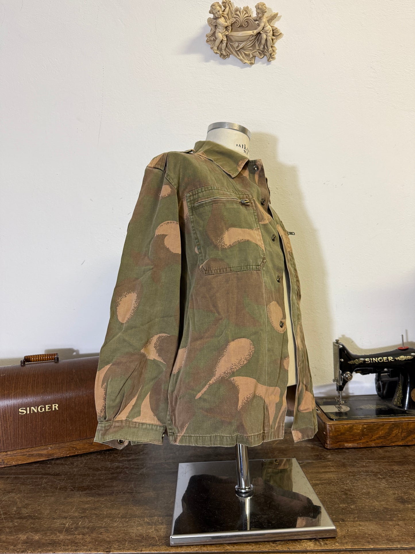 Vintage 90’s Hungarian Army Overshirt “M”