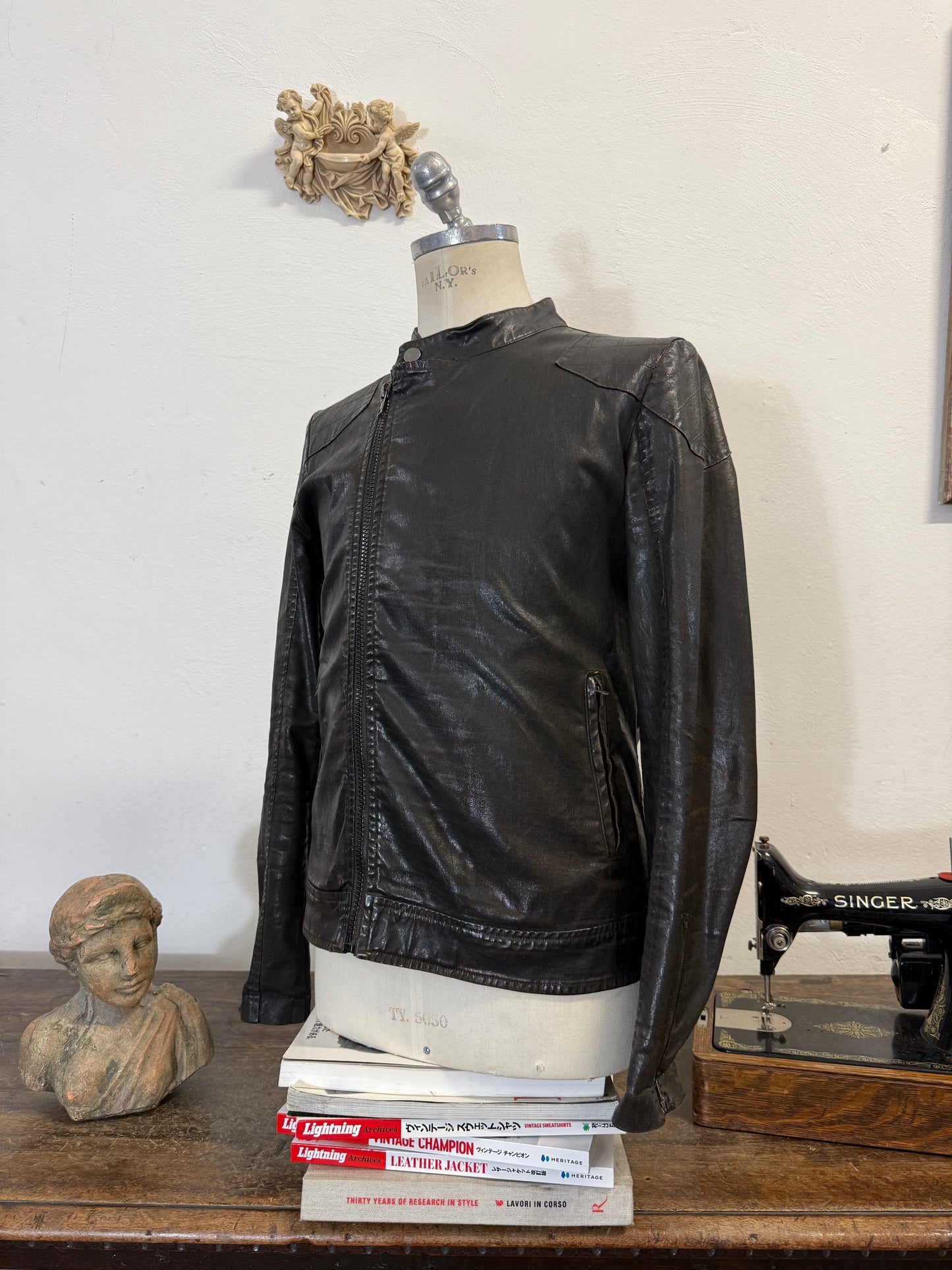 Glossy Leather-Effect Cotton Jacket “M”