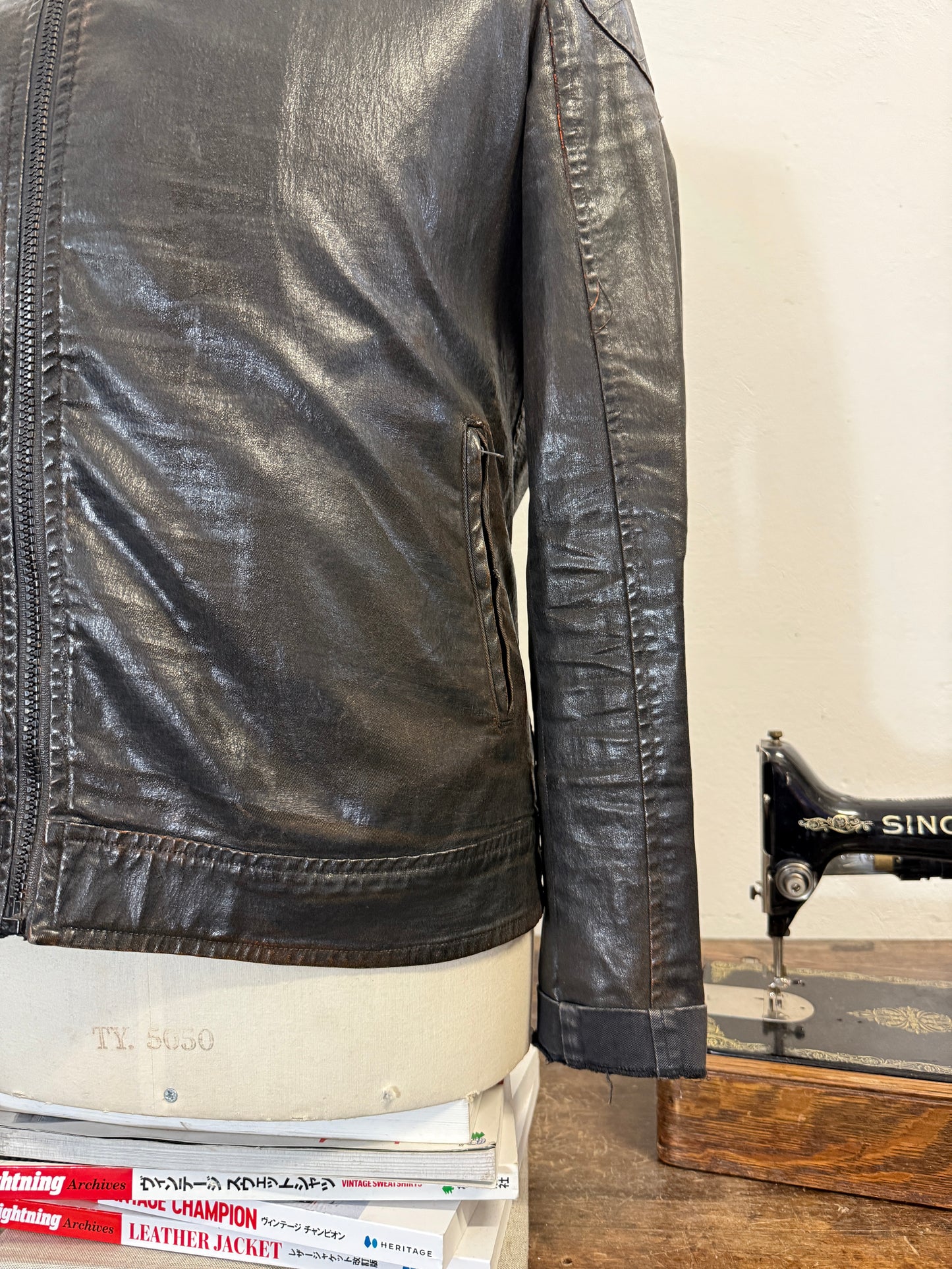 Glossy Leather-Effect Cotton Jacket “M”