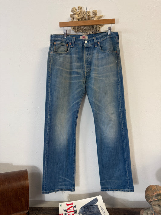 Vintage Levi’s 501 “W34 L30”