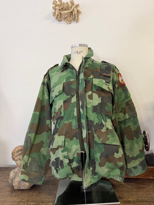 Vintage 90’s Serbian Army Jacket “L/XL”