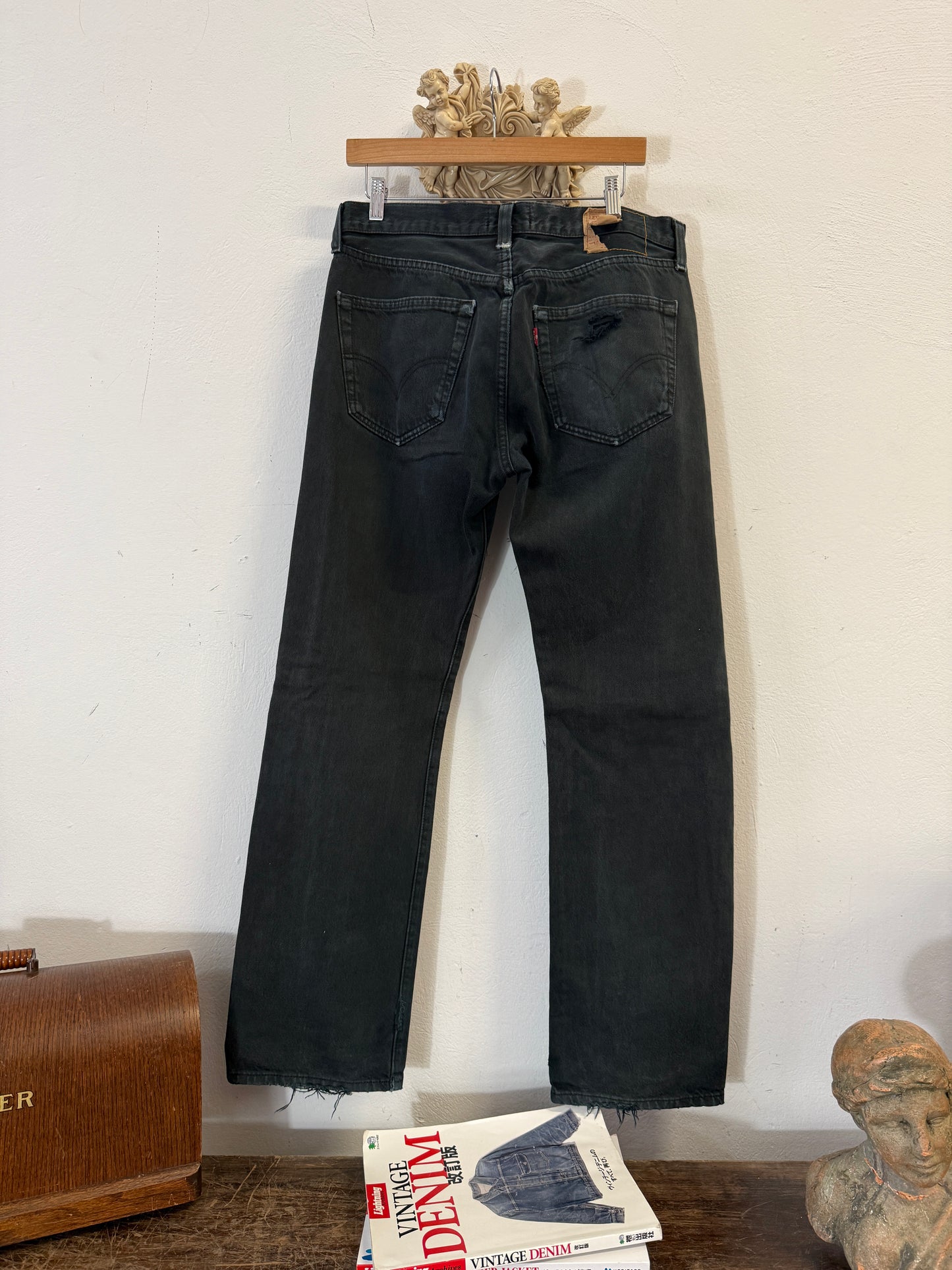 Vintage Levi’s 501 “W34 L32”