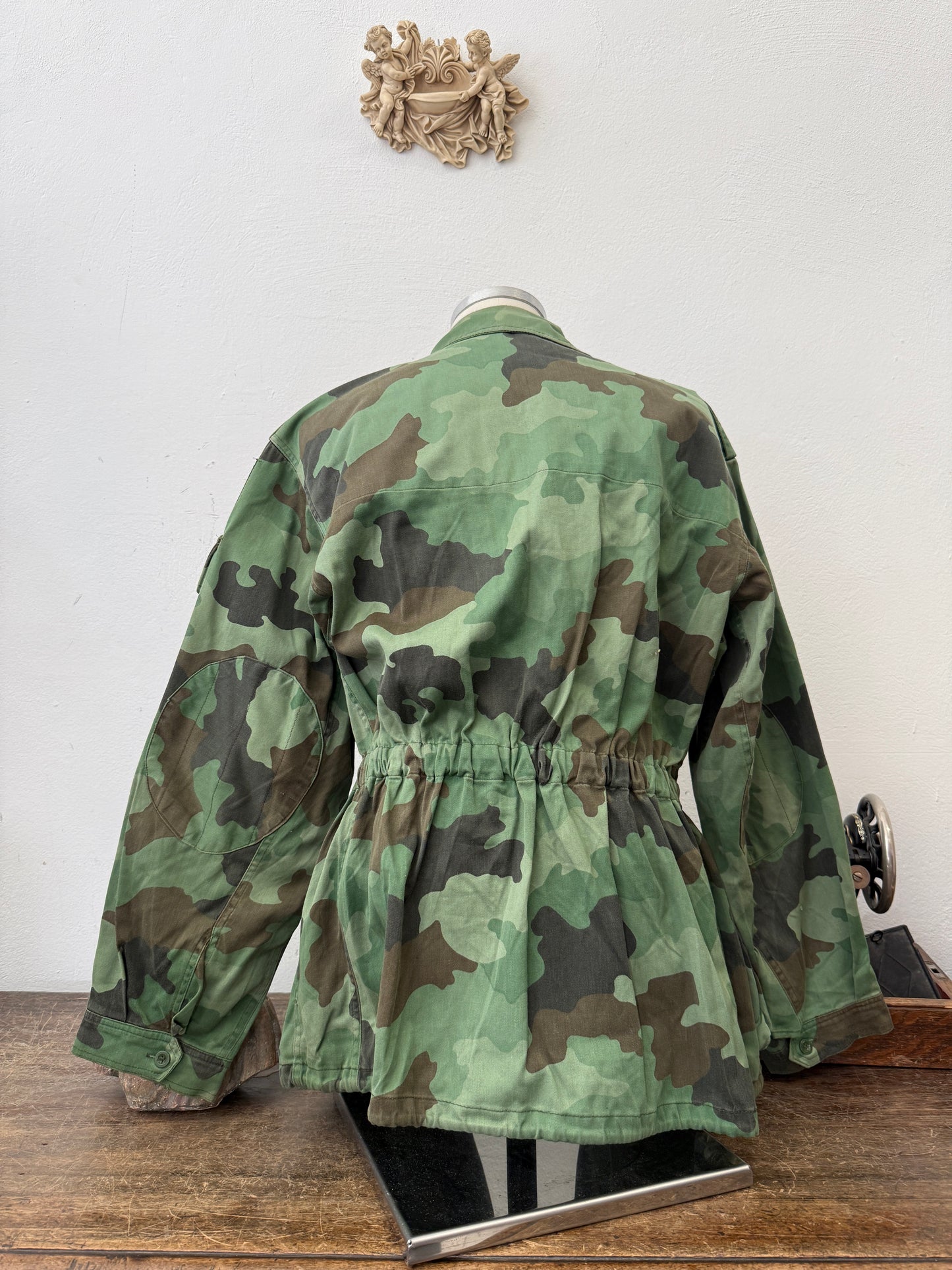 Vintage 90’s Serbian Army Jacket “XL”