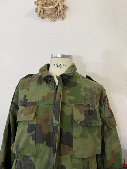Vintage 90’s Serbian Army Jacket “M/L”