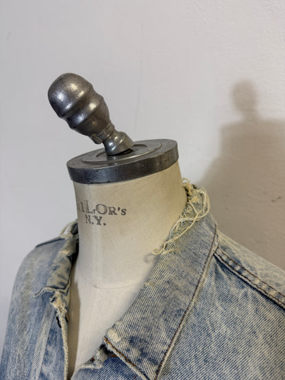 Vintage Levi’s Jacket Made in Usa “M/L”