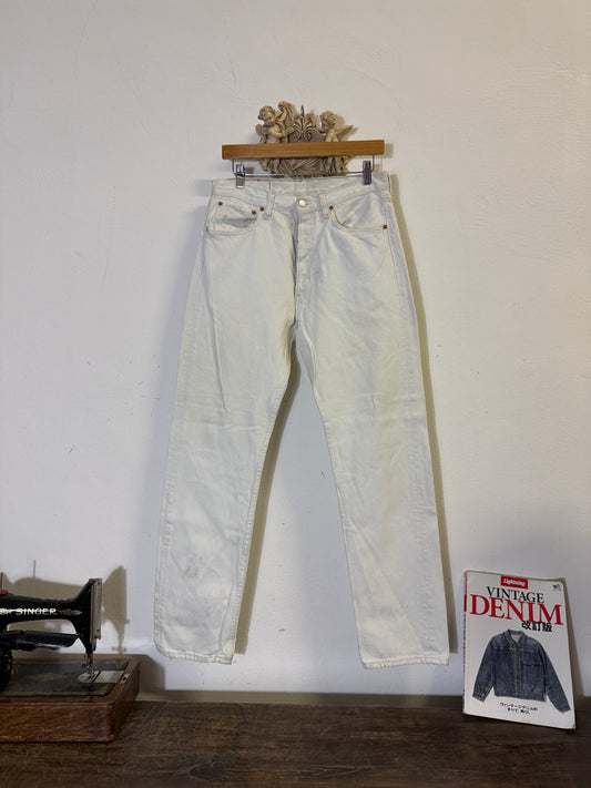 Vintage Levi’s 501 “W31 L32”