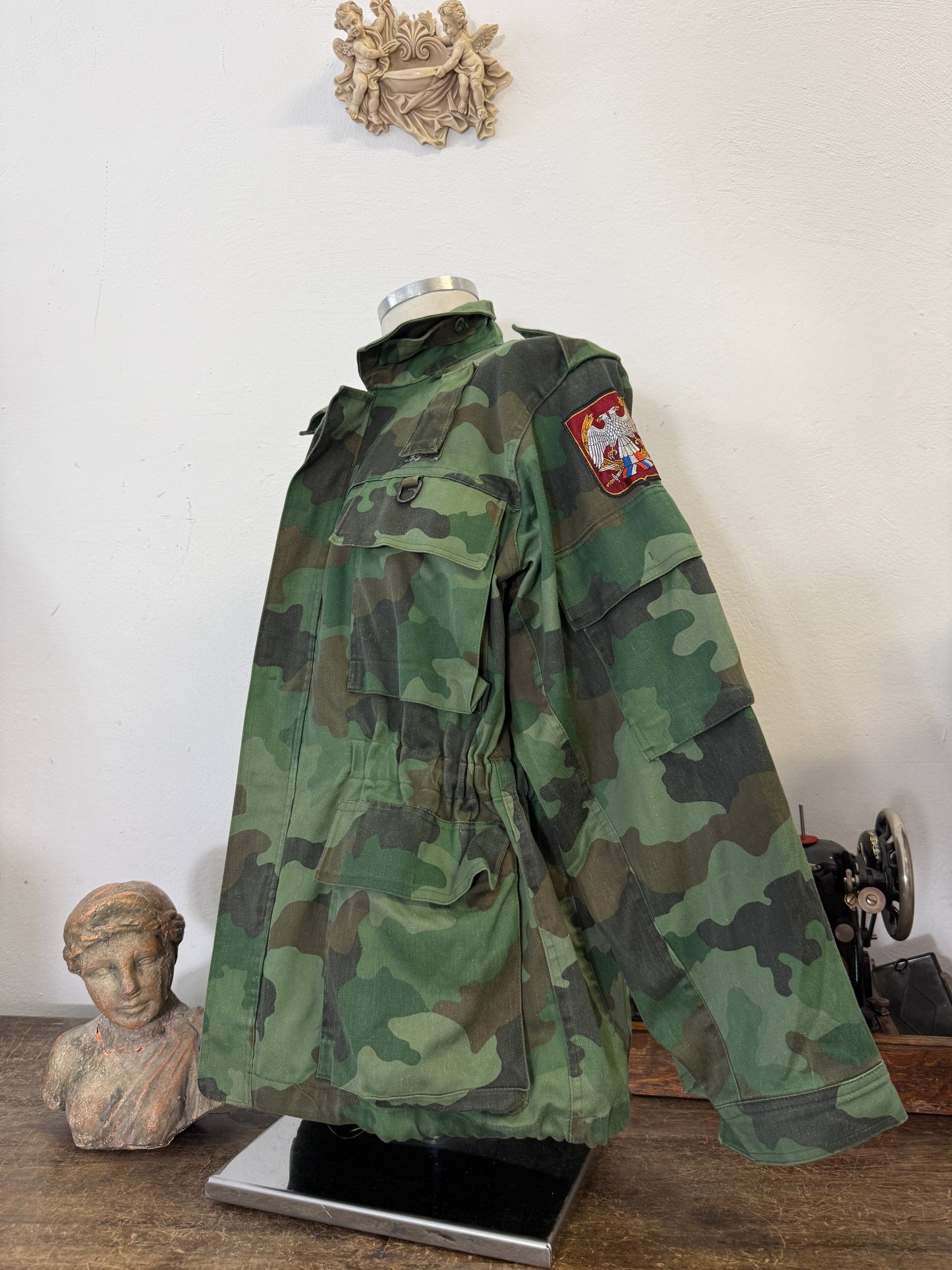 Vintage 90’s Serbian Army Jacket “L/XL”